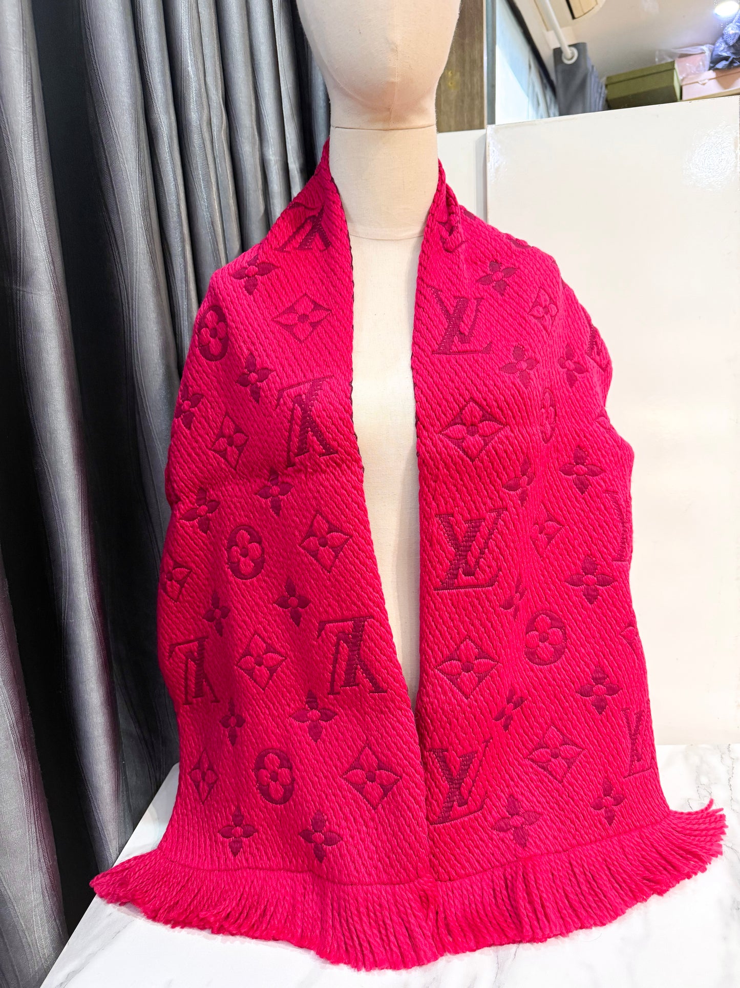 Khăn LV Len Hồng Đỏ