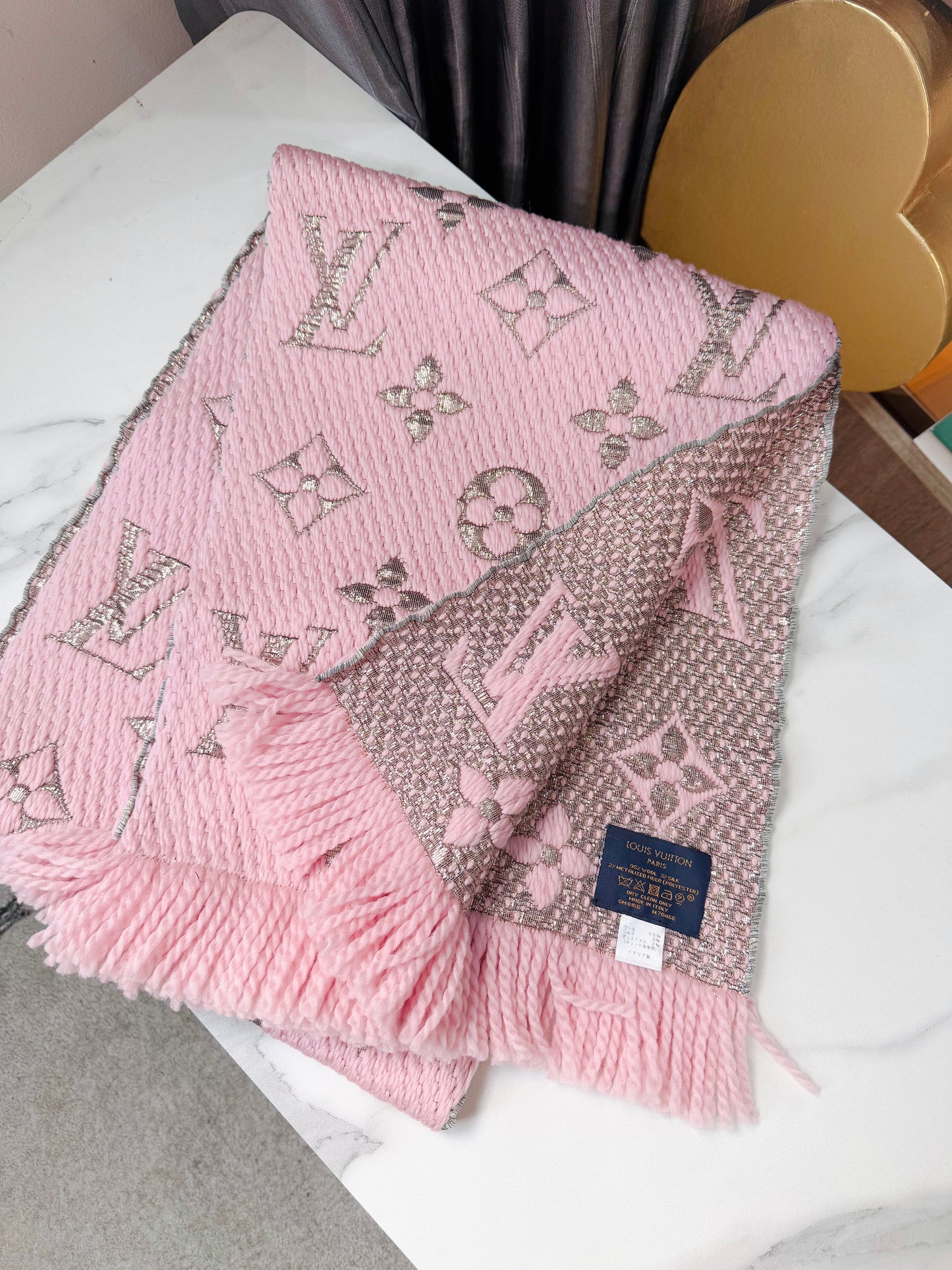 Khăn LV Len Hồng Ánh Kim