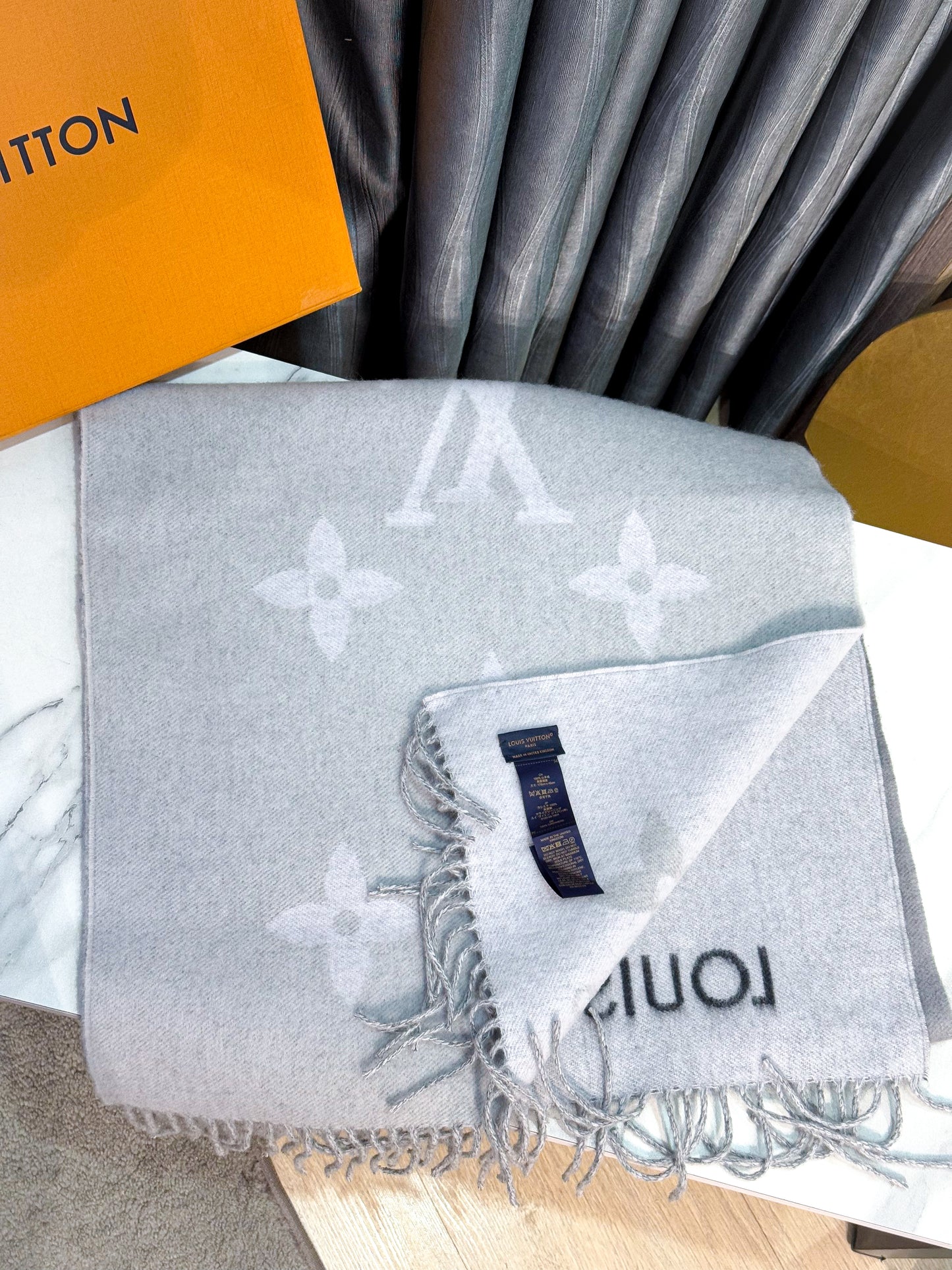Khăn LV Cashmere Omber