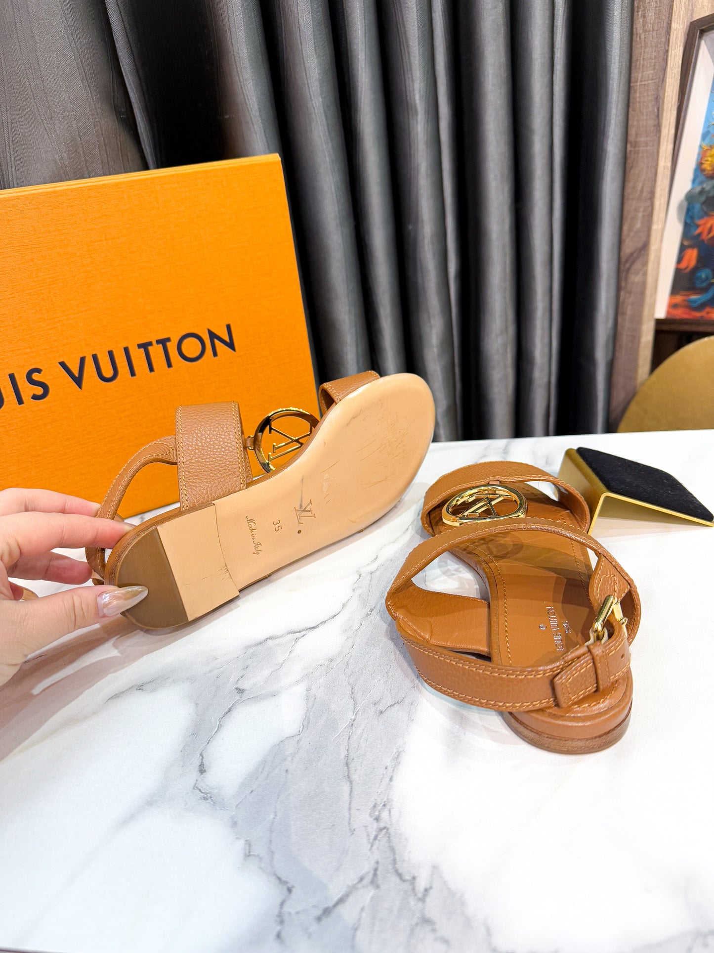 Sandal LV Size 35 Da Bê