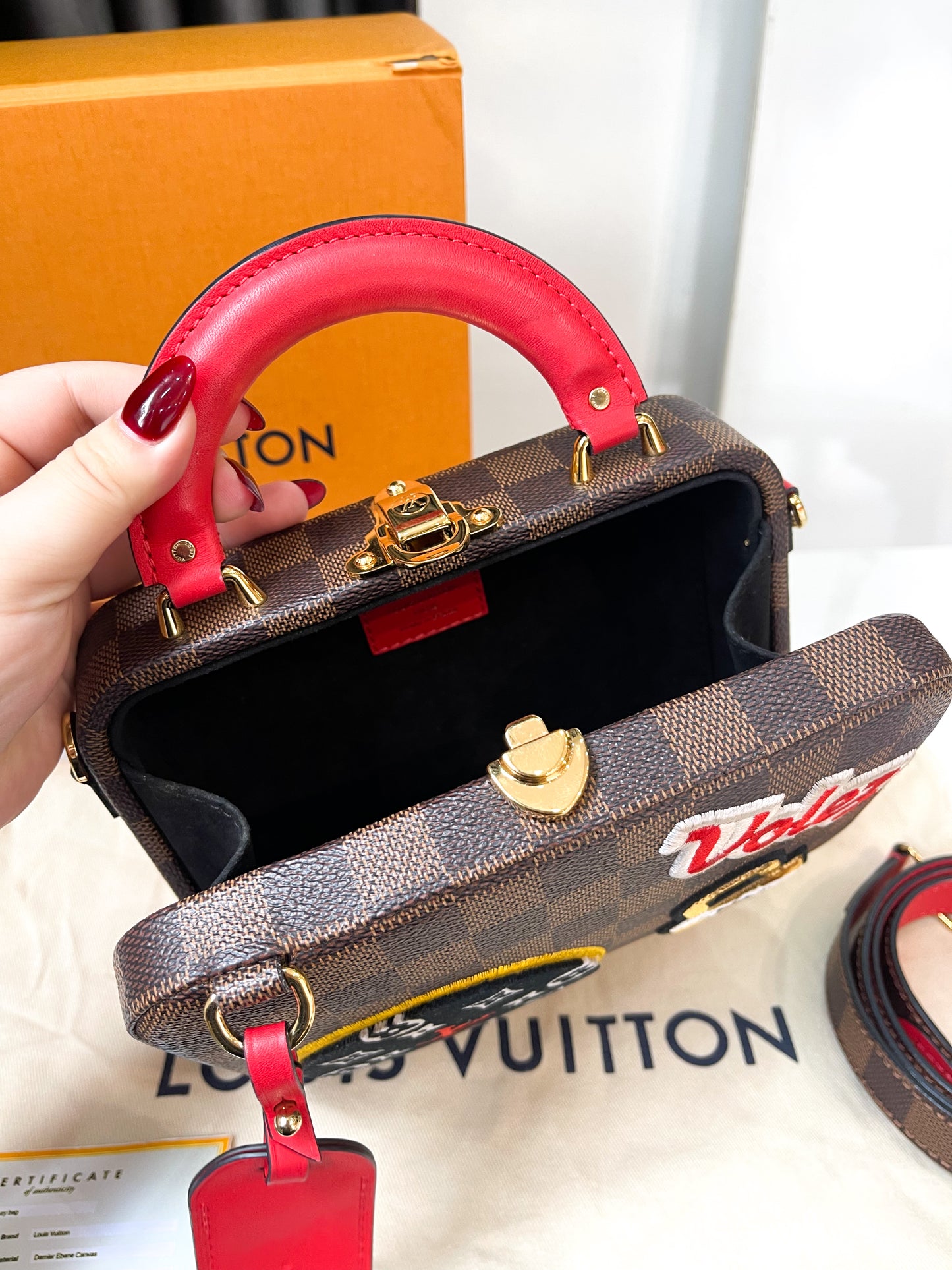 LV Stories Box