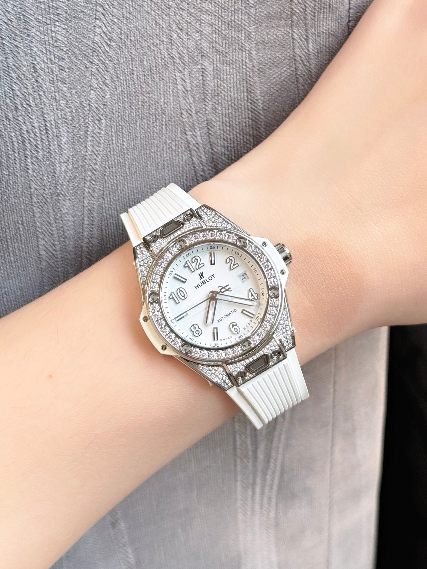Đồng Hồ Hublot One Click 33 Pave White