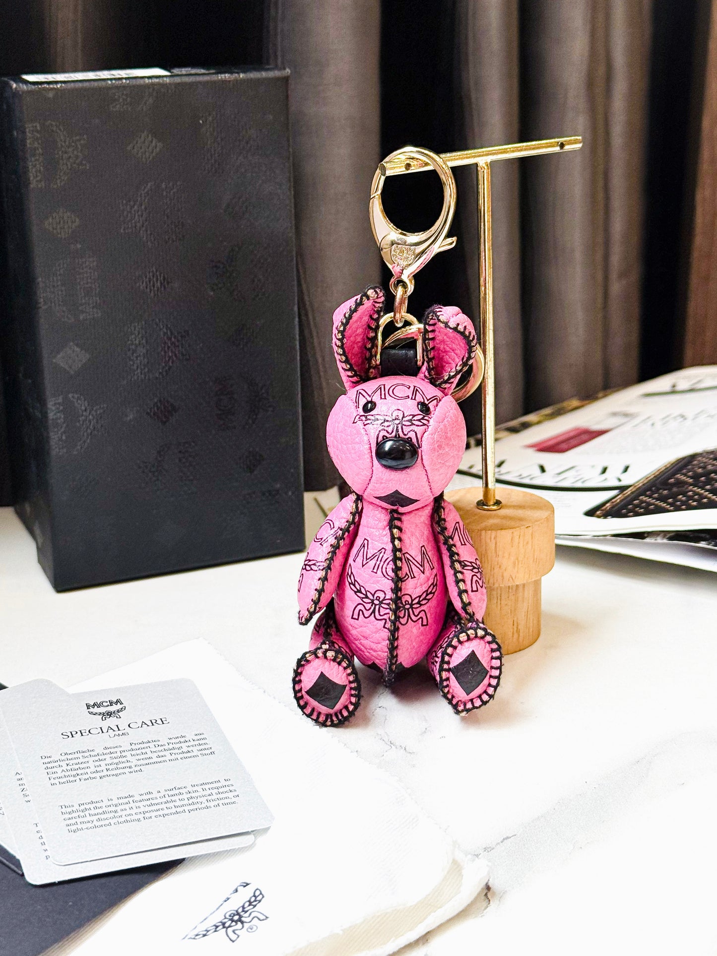 Charm Thỏ MCM Hồng