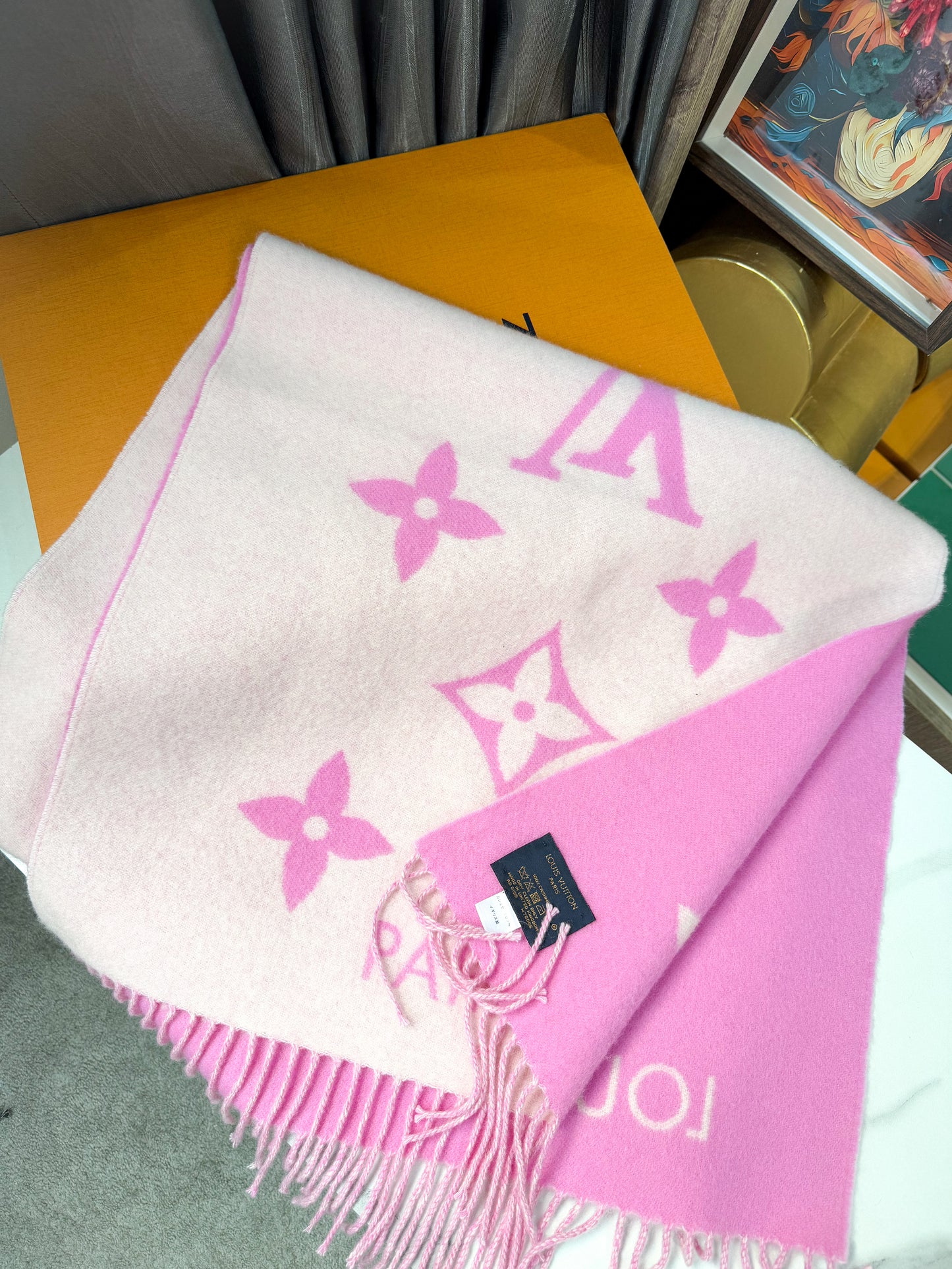 Khăn LV Cashmere Hồng