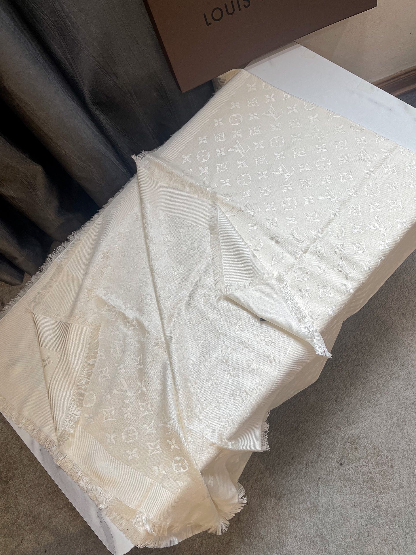 Khăn LV Khổ 140x140