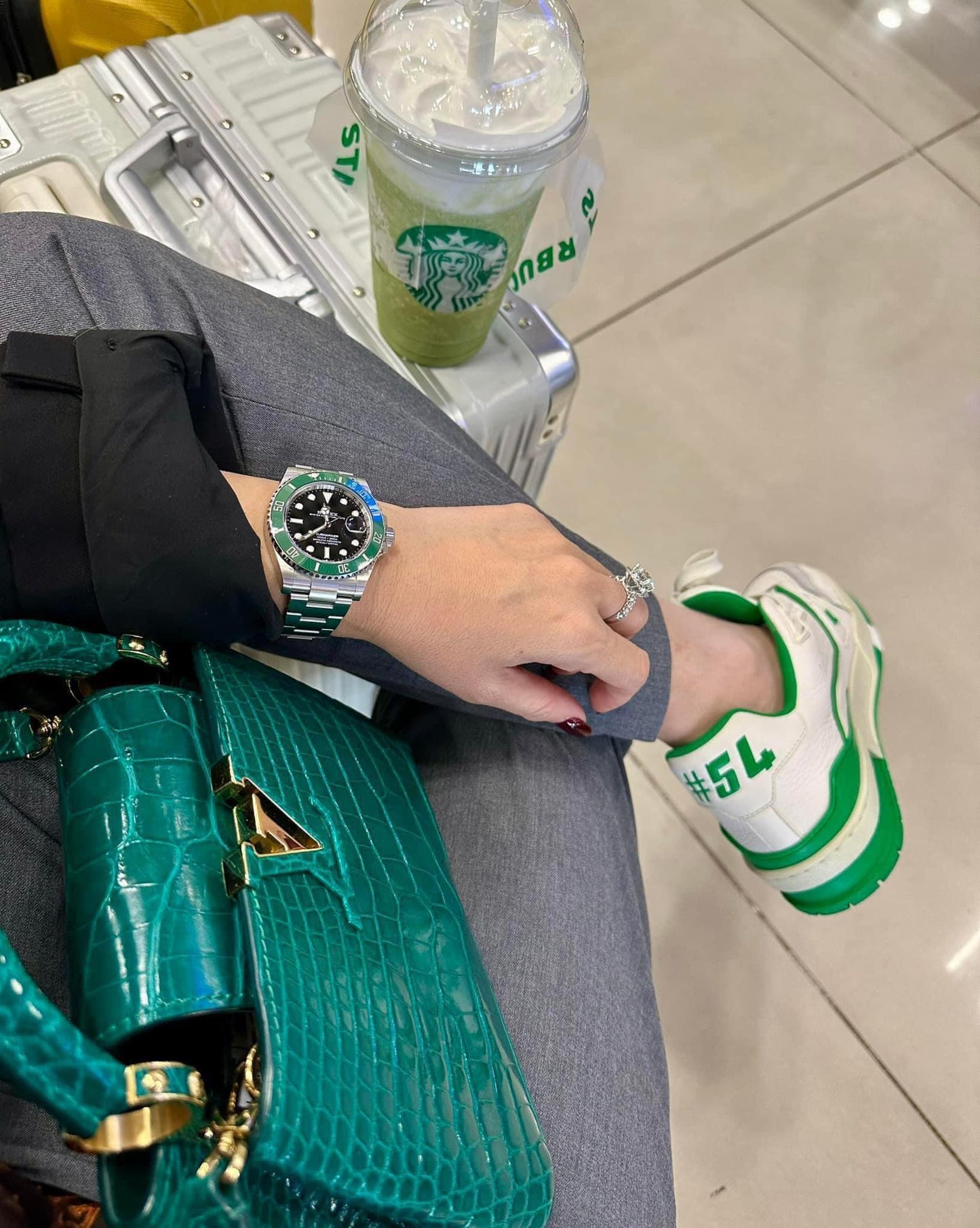 Đồng Hồ Rolex Submarine Starbuck 126610LV size 41mm