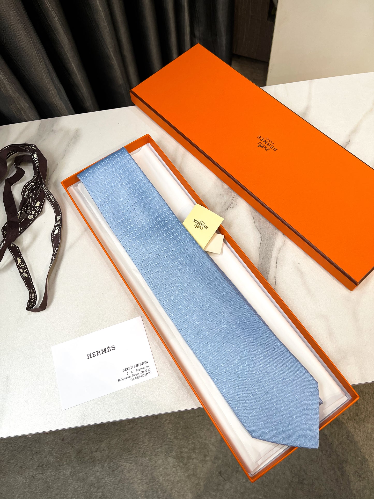 Cà Vạt Hermes