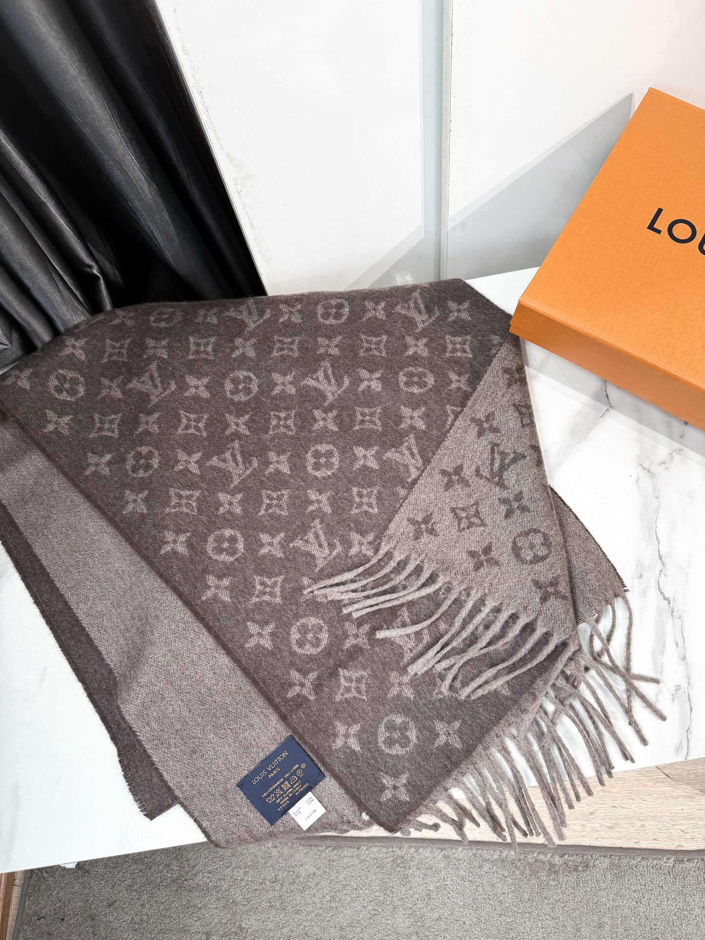 Khăn Len LV Tone Trầm