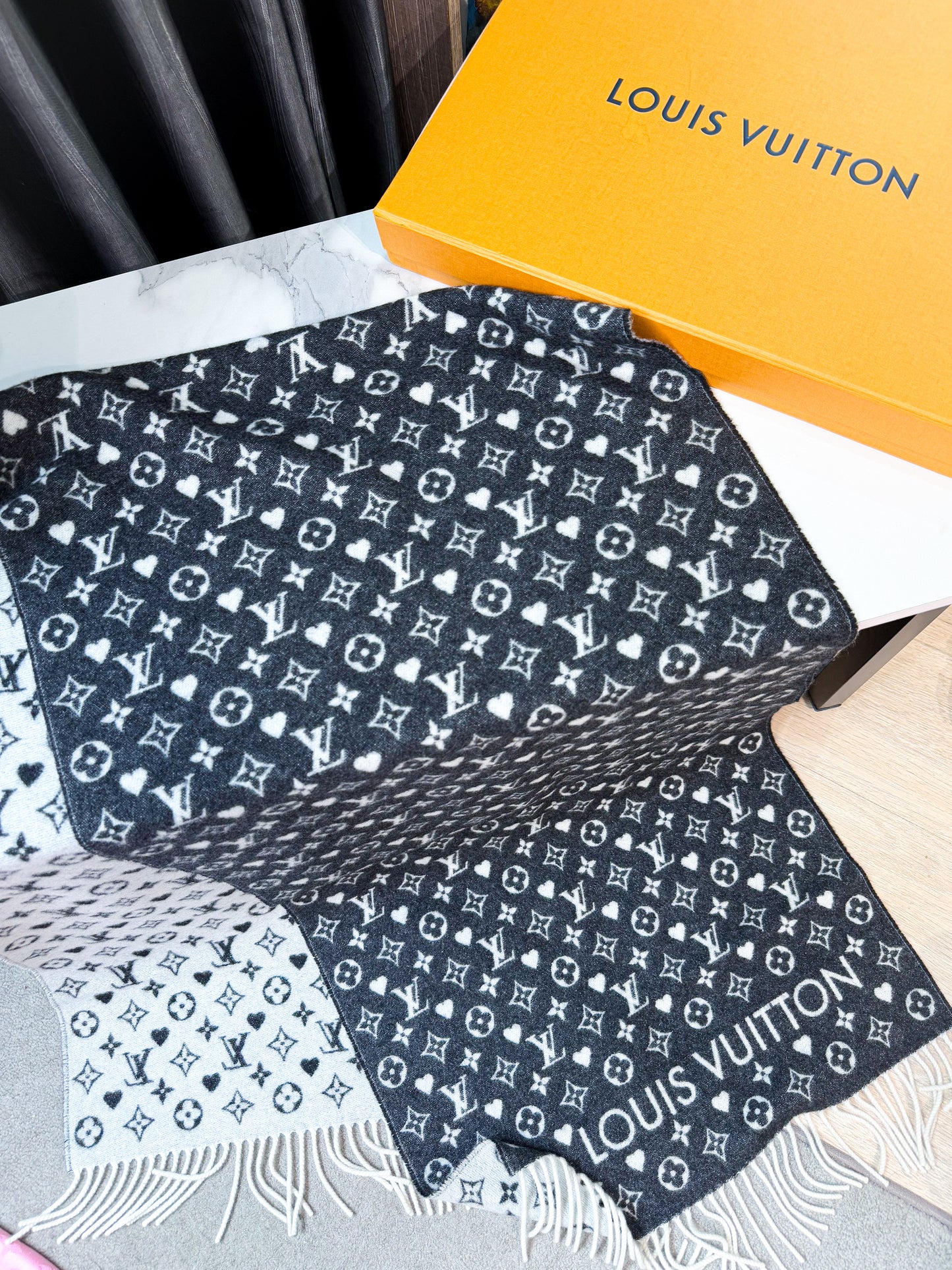 Khăn LV Cashmere Game On 15/5