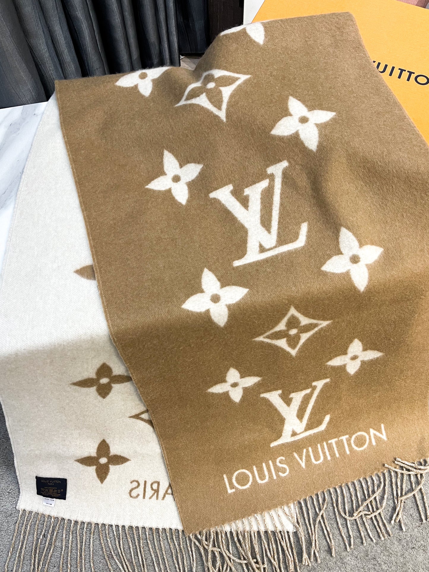 Khăn Cashmere LV