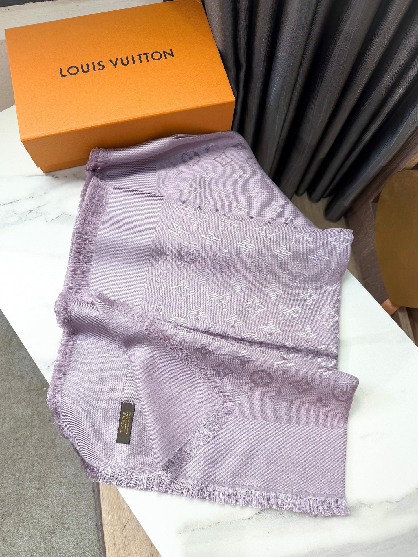 Khăn LV Tím