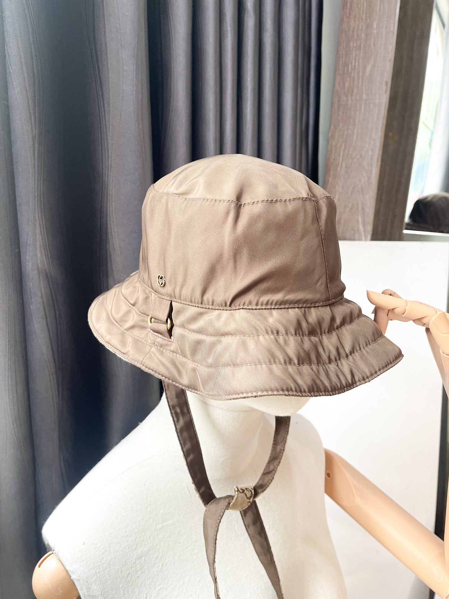 Mũ Gucci New 2 Mặt Kèm Dây