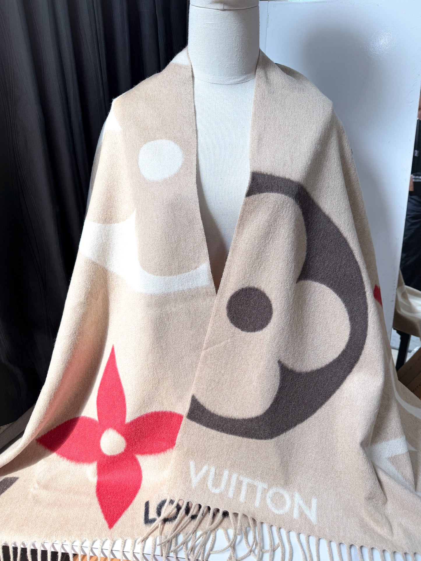 Khăn Choàng LV Cashmere