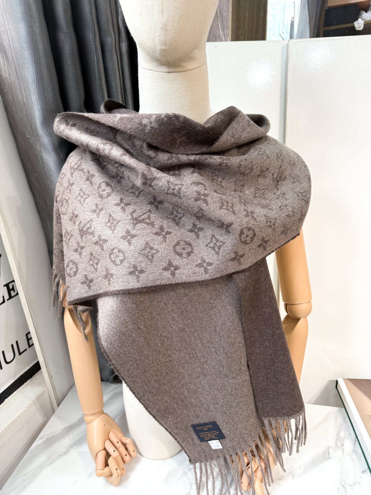 Khăn Len LV Tone Trầm