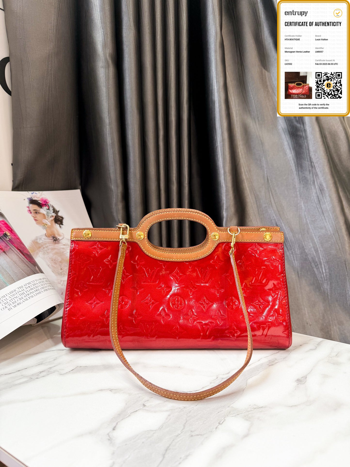 LV Vernis Đỏ