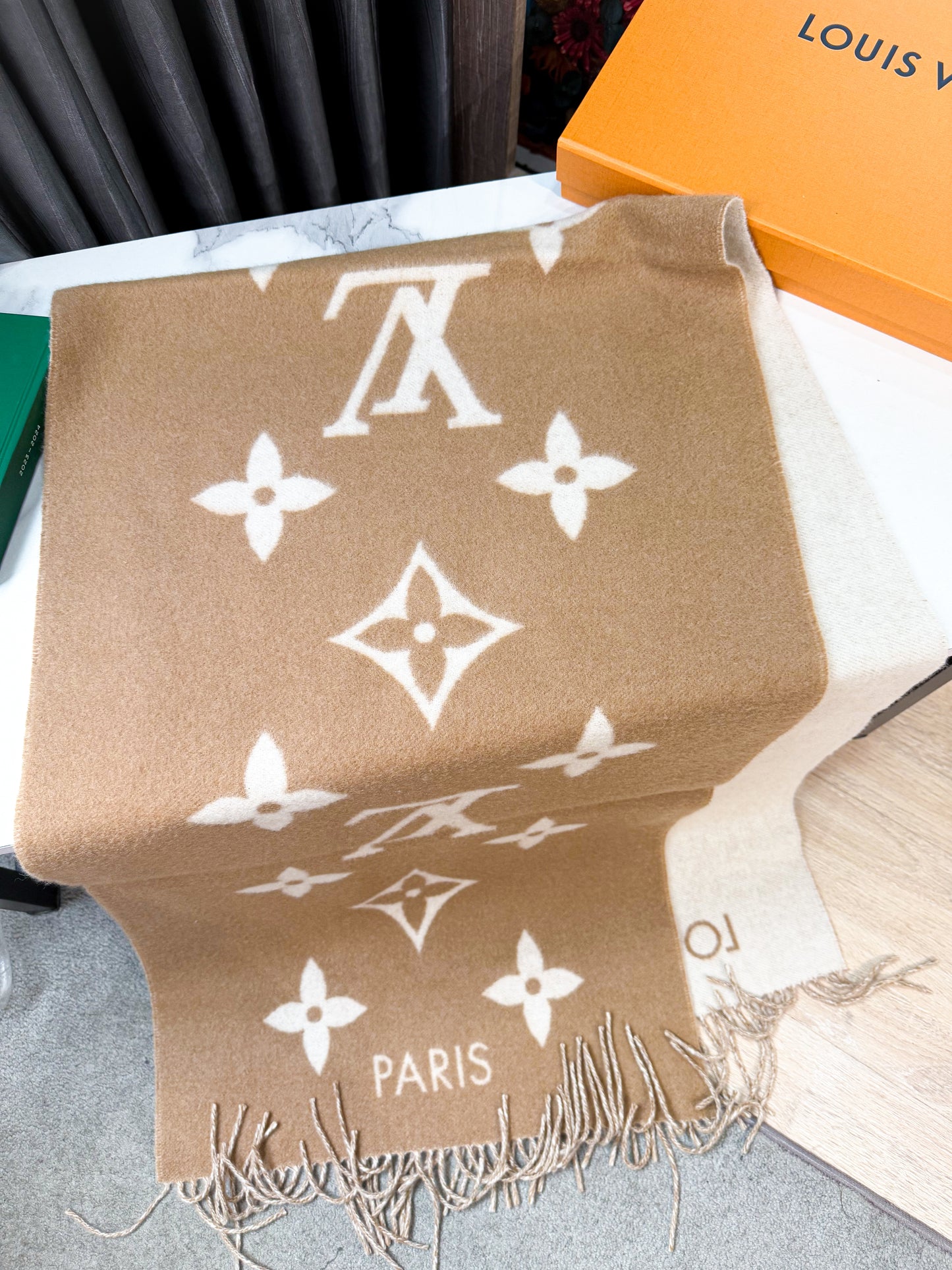 Khăn LV Cashmere Begie Nâu 14/5
