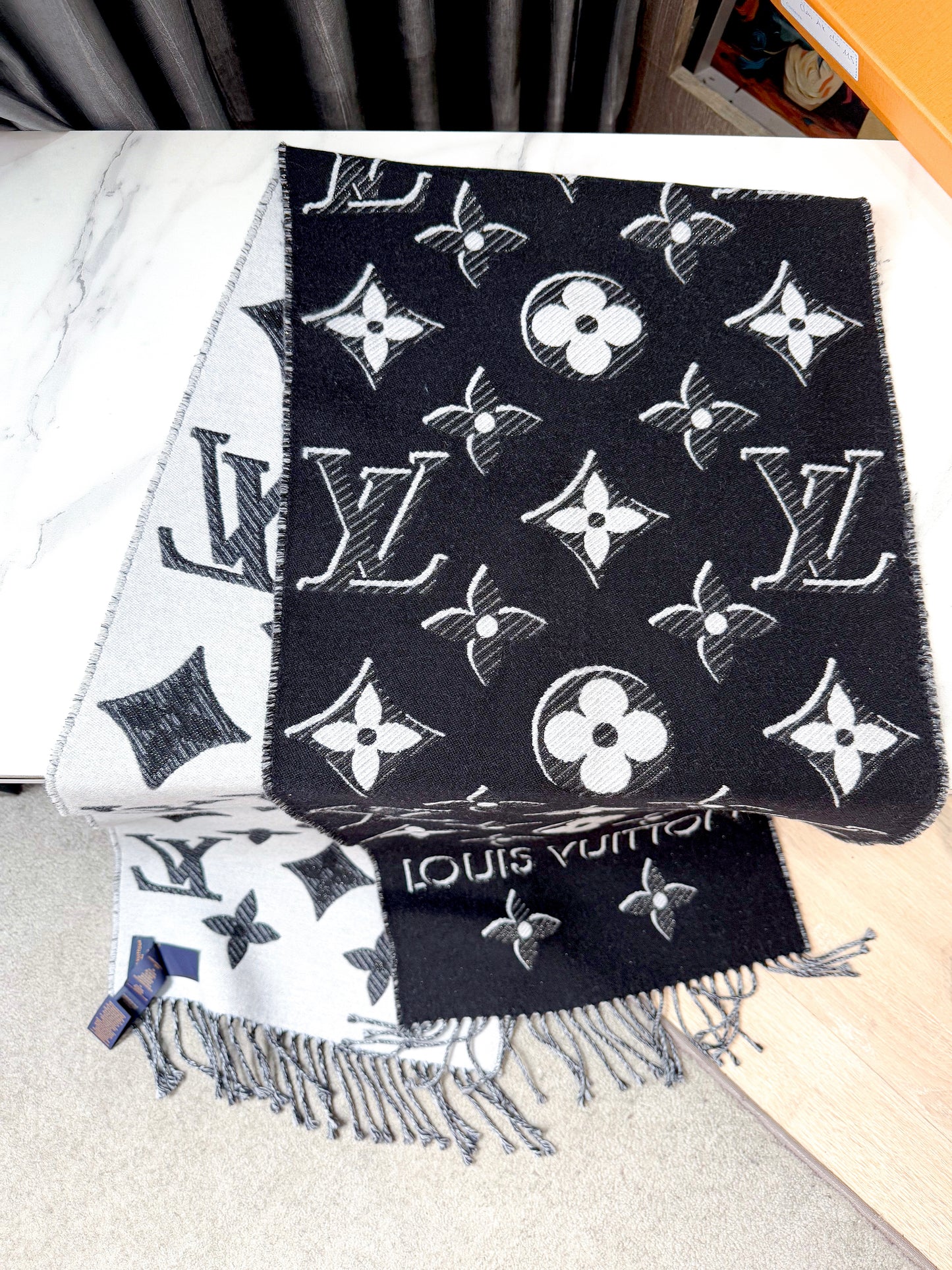 Khăn LV Len Ánh Kim 20/3