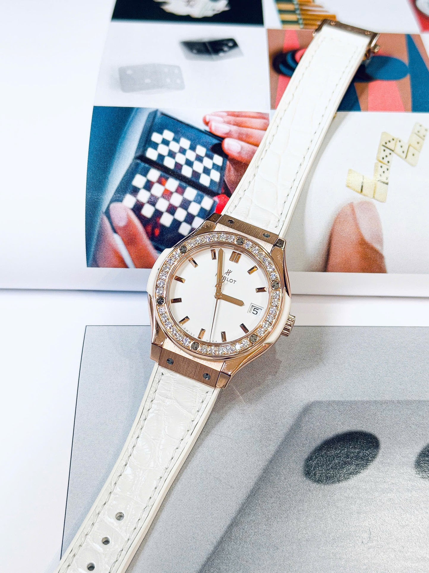 Đồng Hồ Hublot Classic Fusion King Gold White 33mm