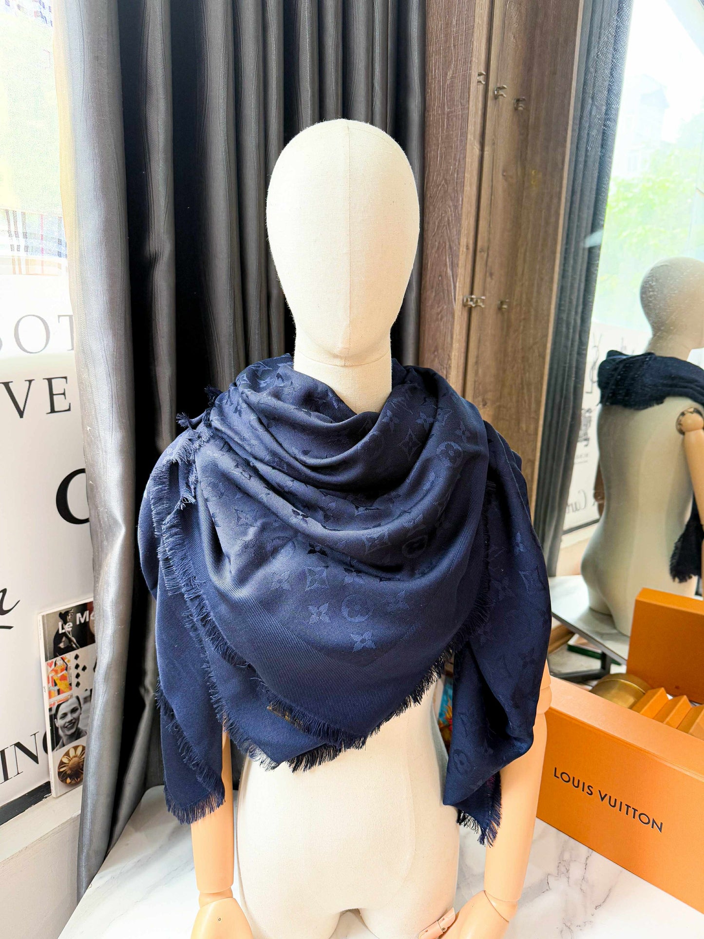 Khăn LV Xanh Than 30/4