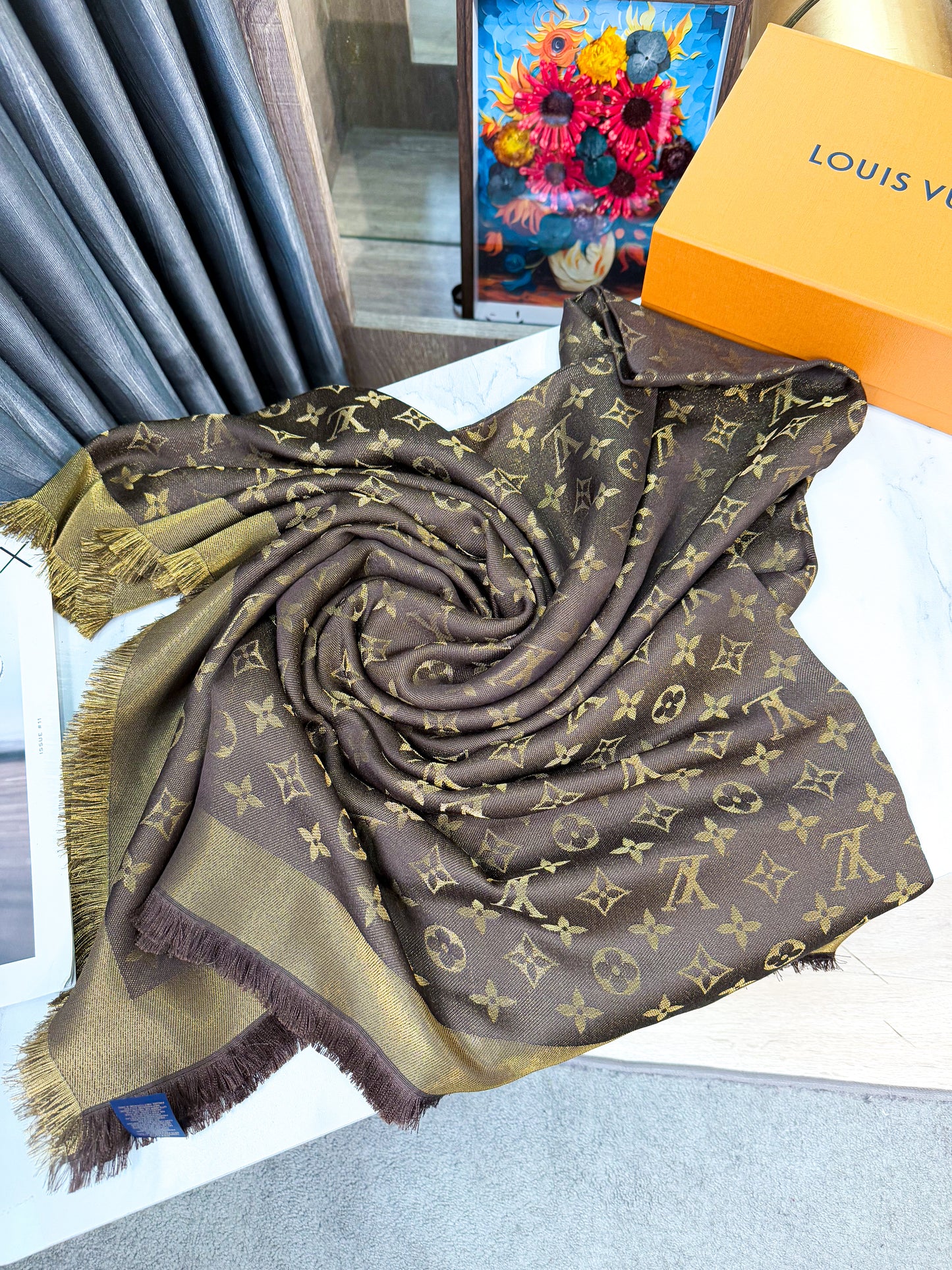 Khăn LV Ánh Kim Nâu New 3/3