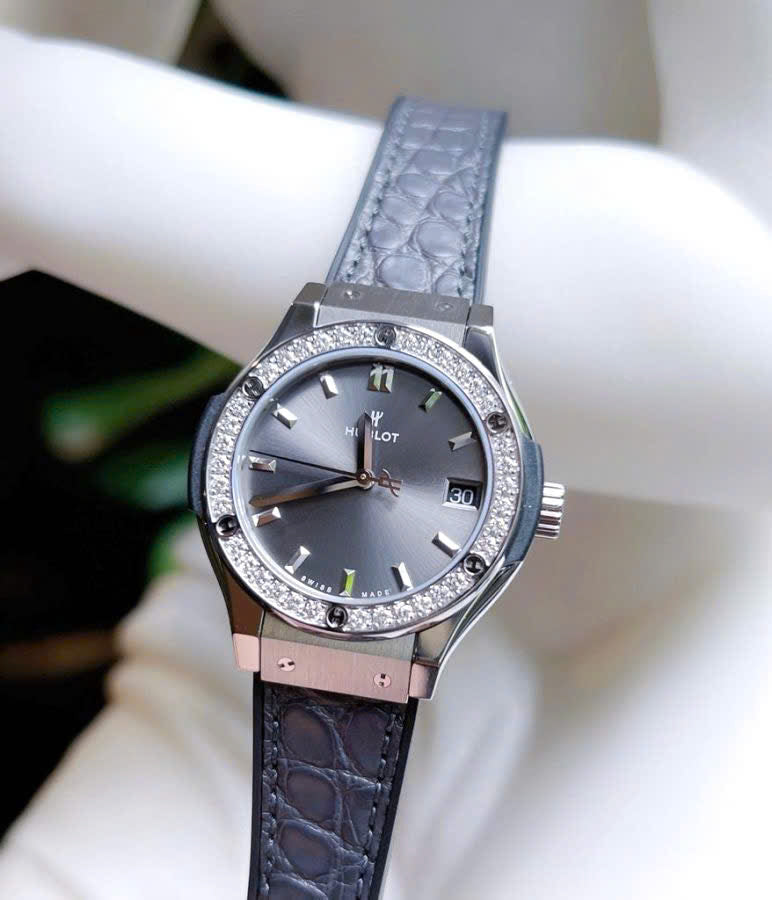 Hublot Classic Fusion Titanium Racing Grey Diamonds 33mm