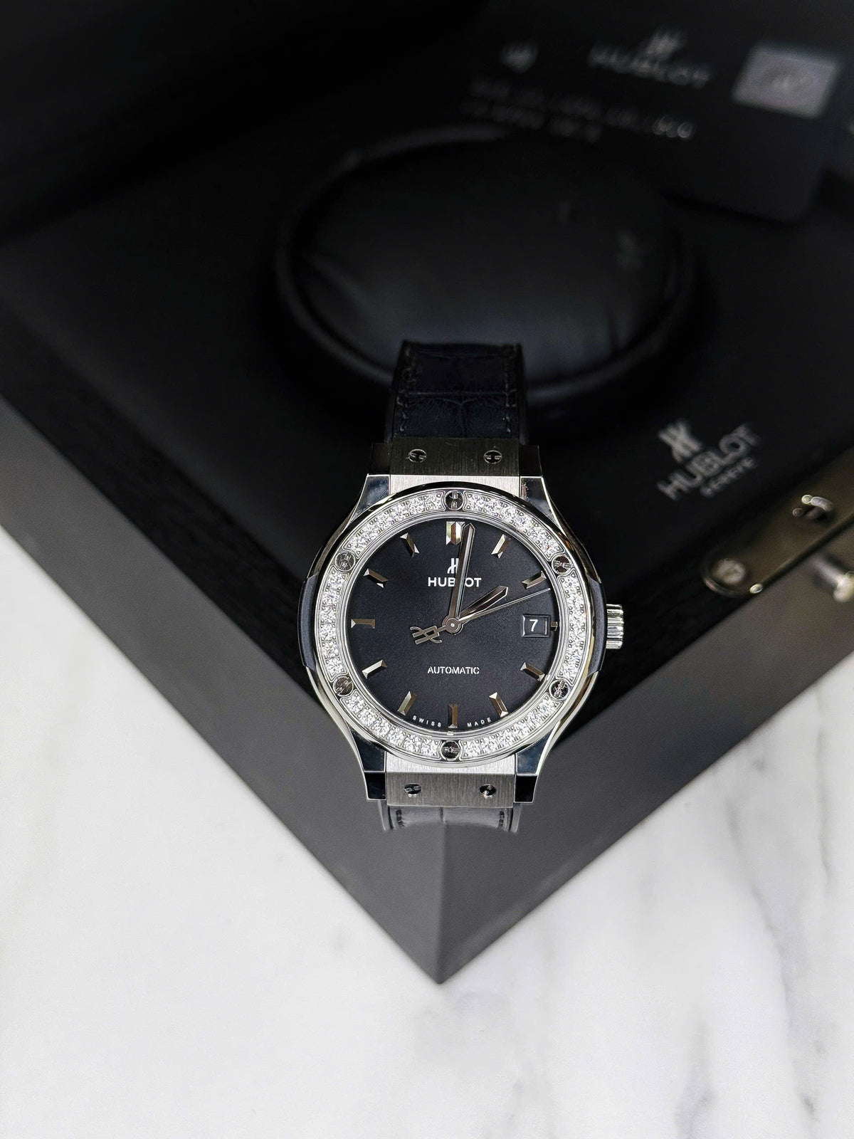 Hublot Classic Fusion Titanium Diamonds Black 38mm (2019/2020)