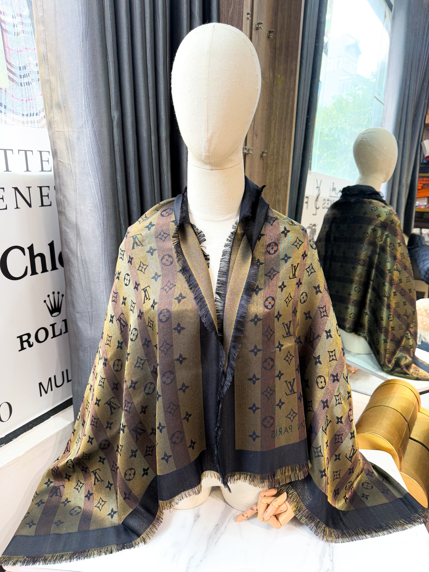 Khăn LV Ánh Kim 3/3