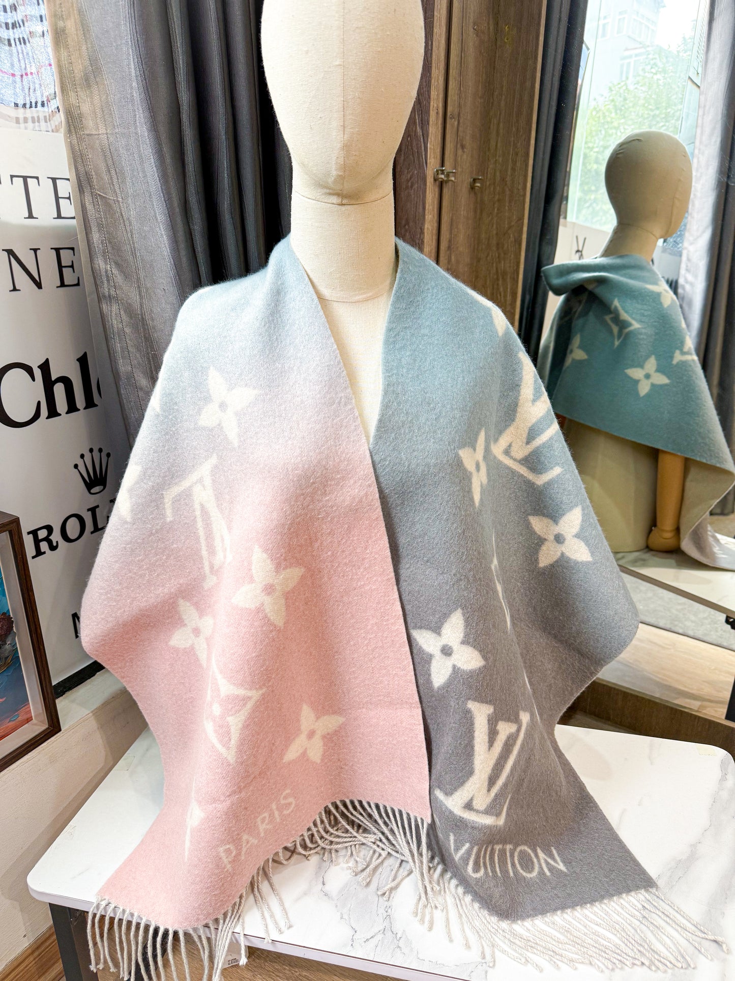 Khăn Cashmere LV Omber Hồng Xanh