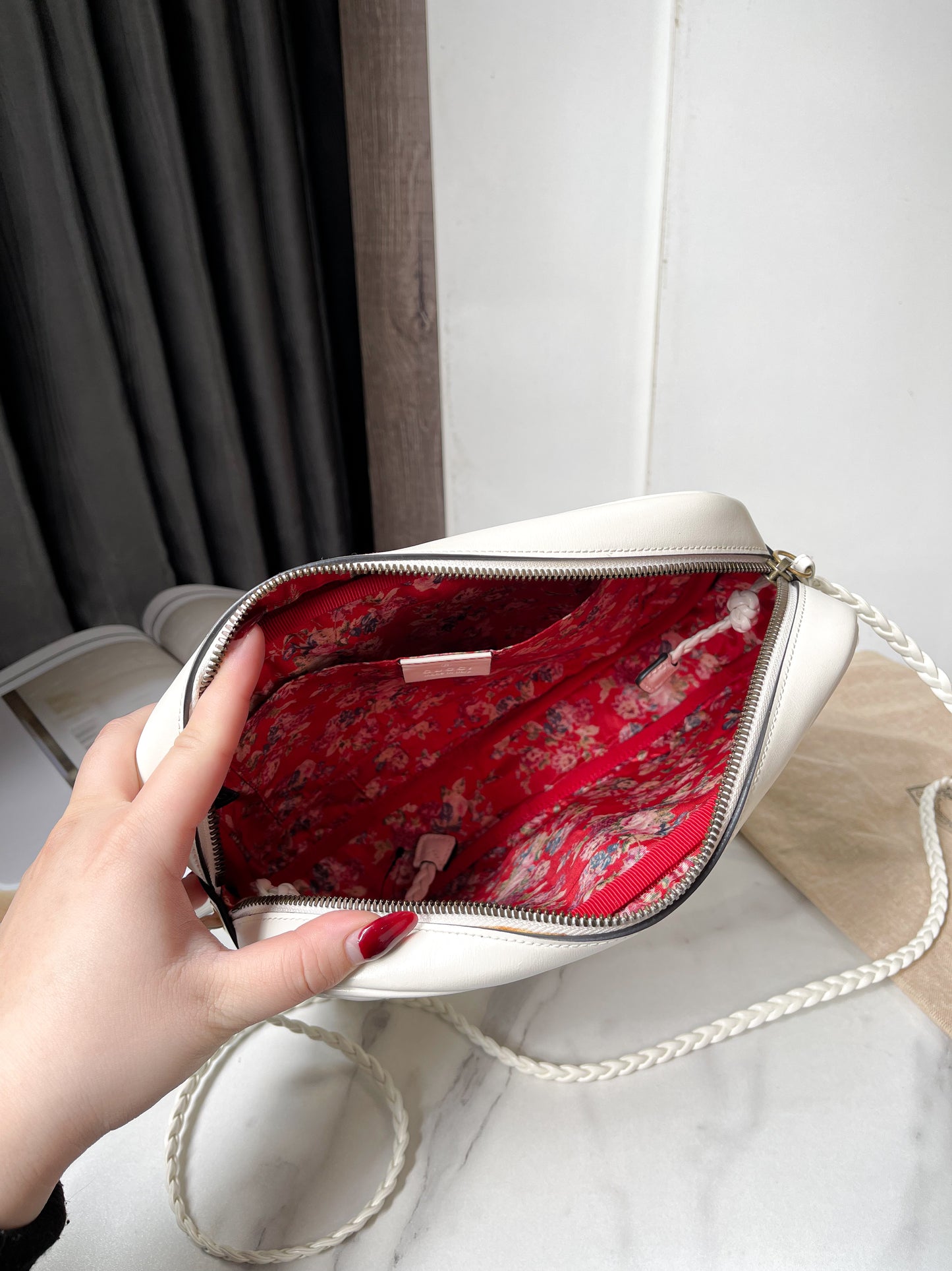 Gucci Crossbody Trắng