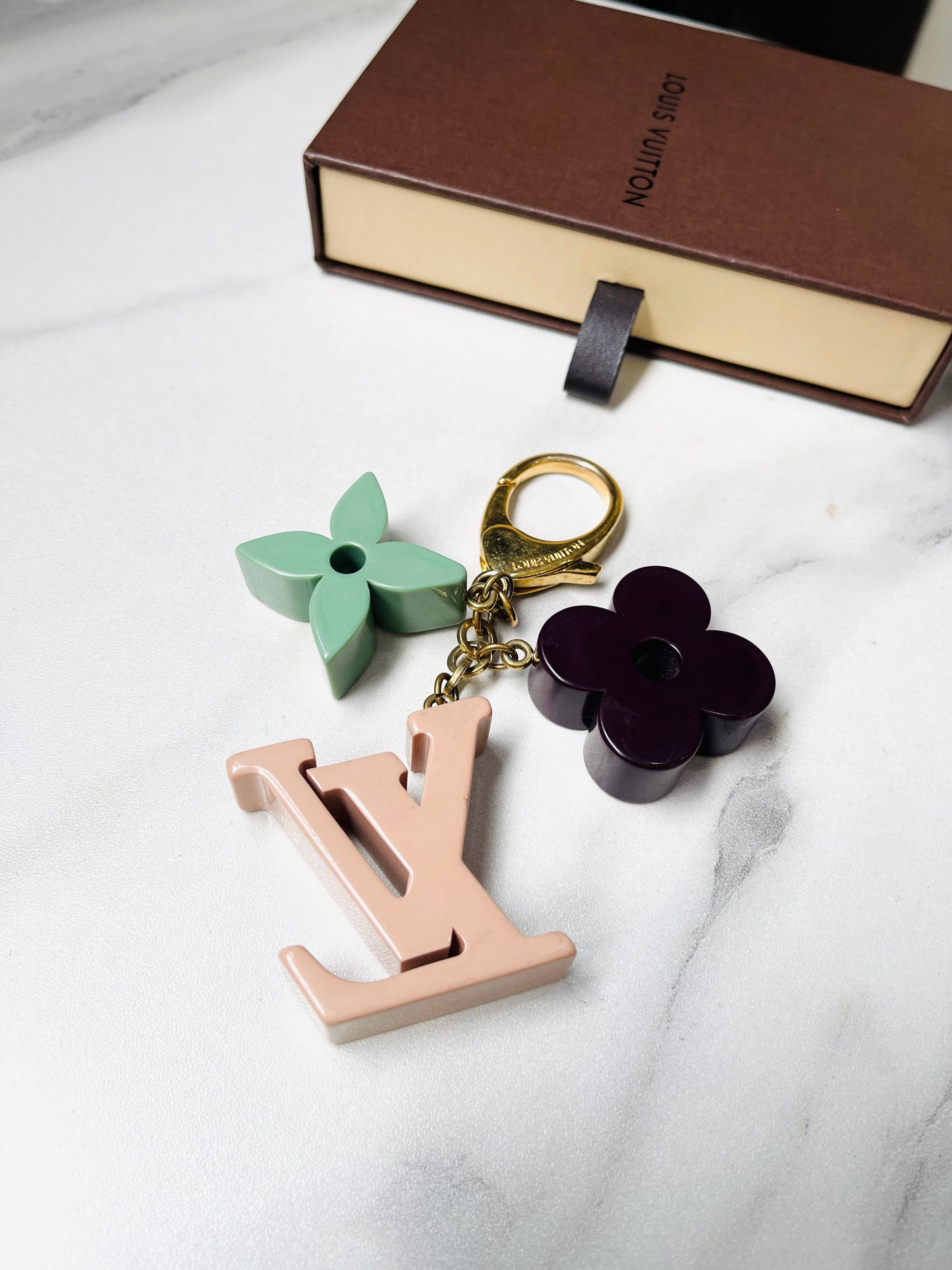 Charm LV