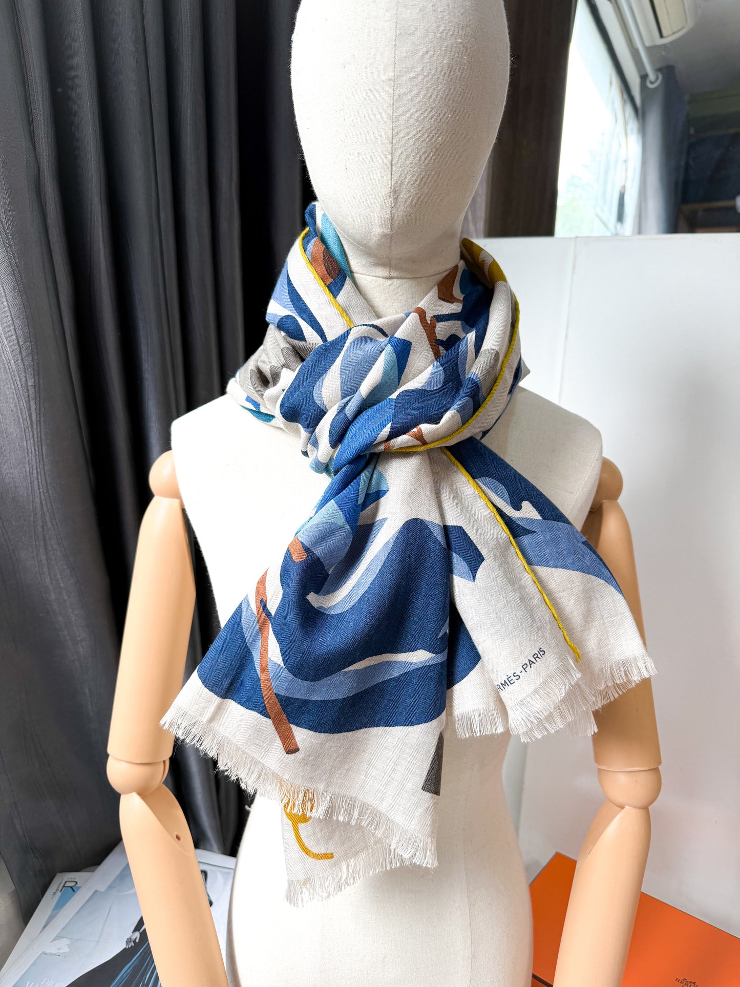 Khăn Hermes Phối Trắng Xanh