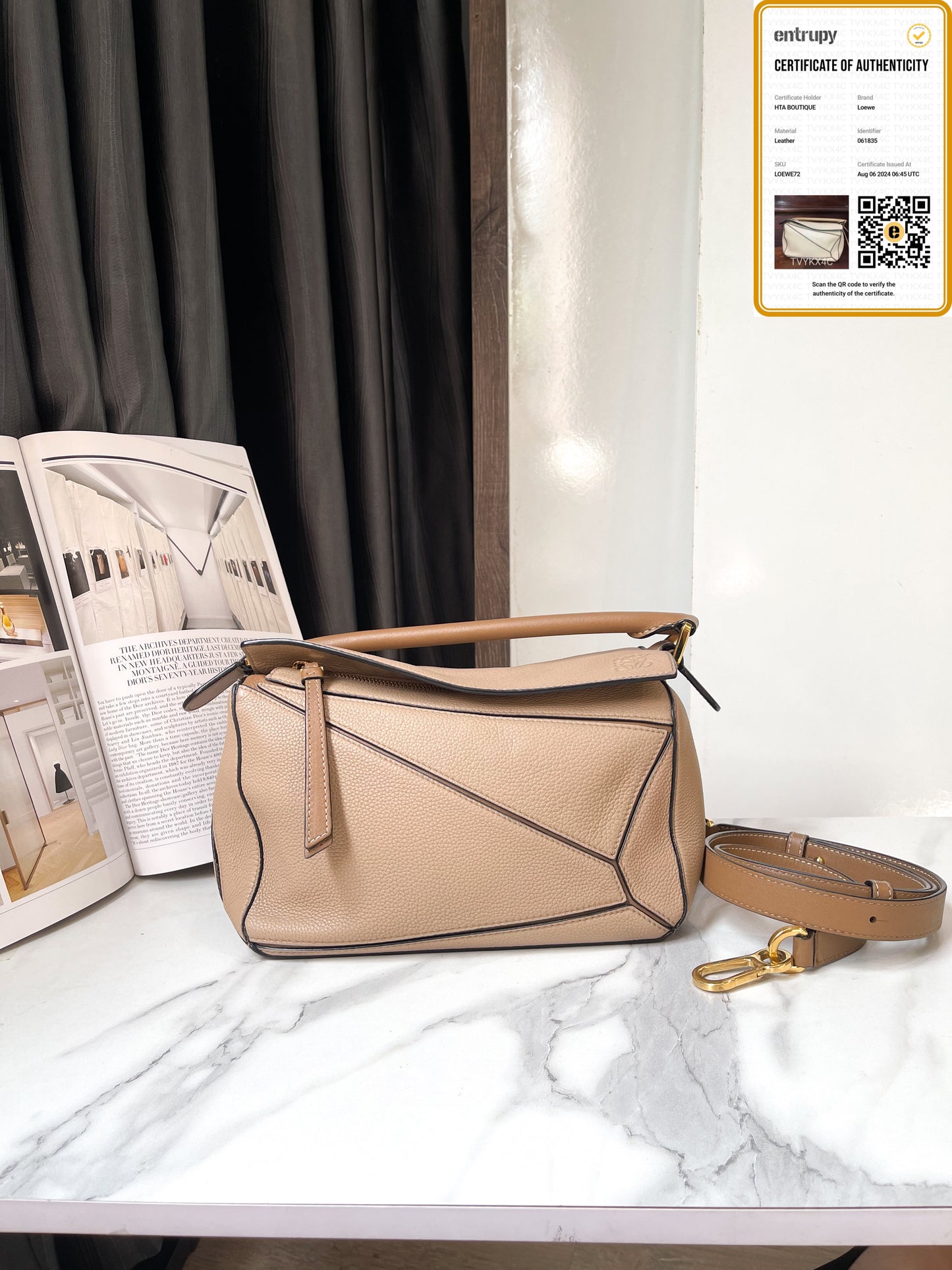 Loewe Puzzle Size 24