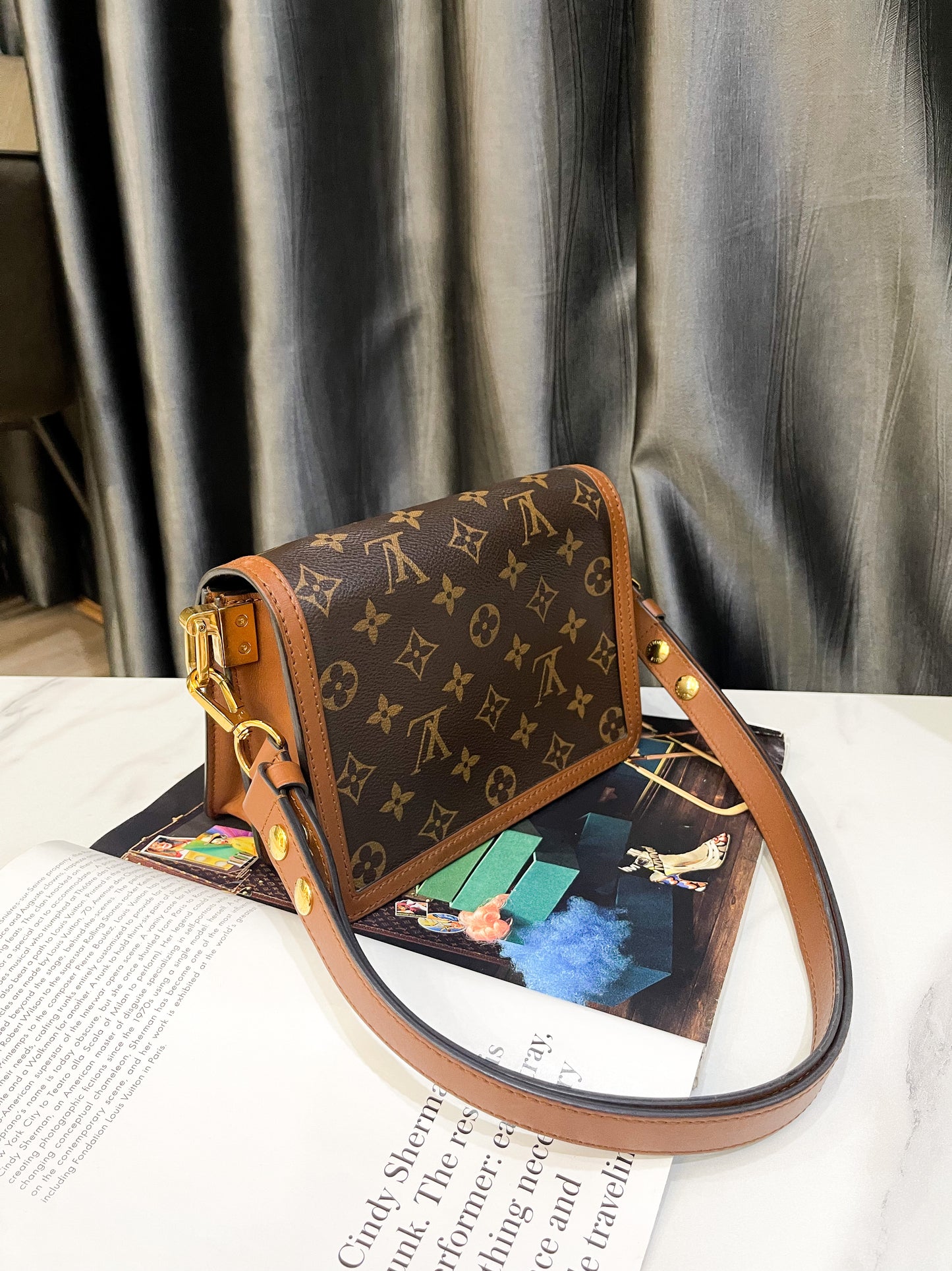 Dauphine Mini LV Mono