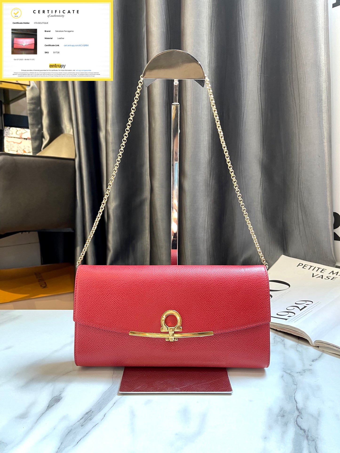 Rote Salvatore-Tasche