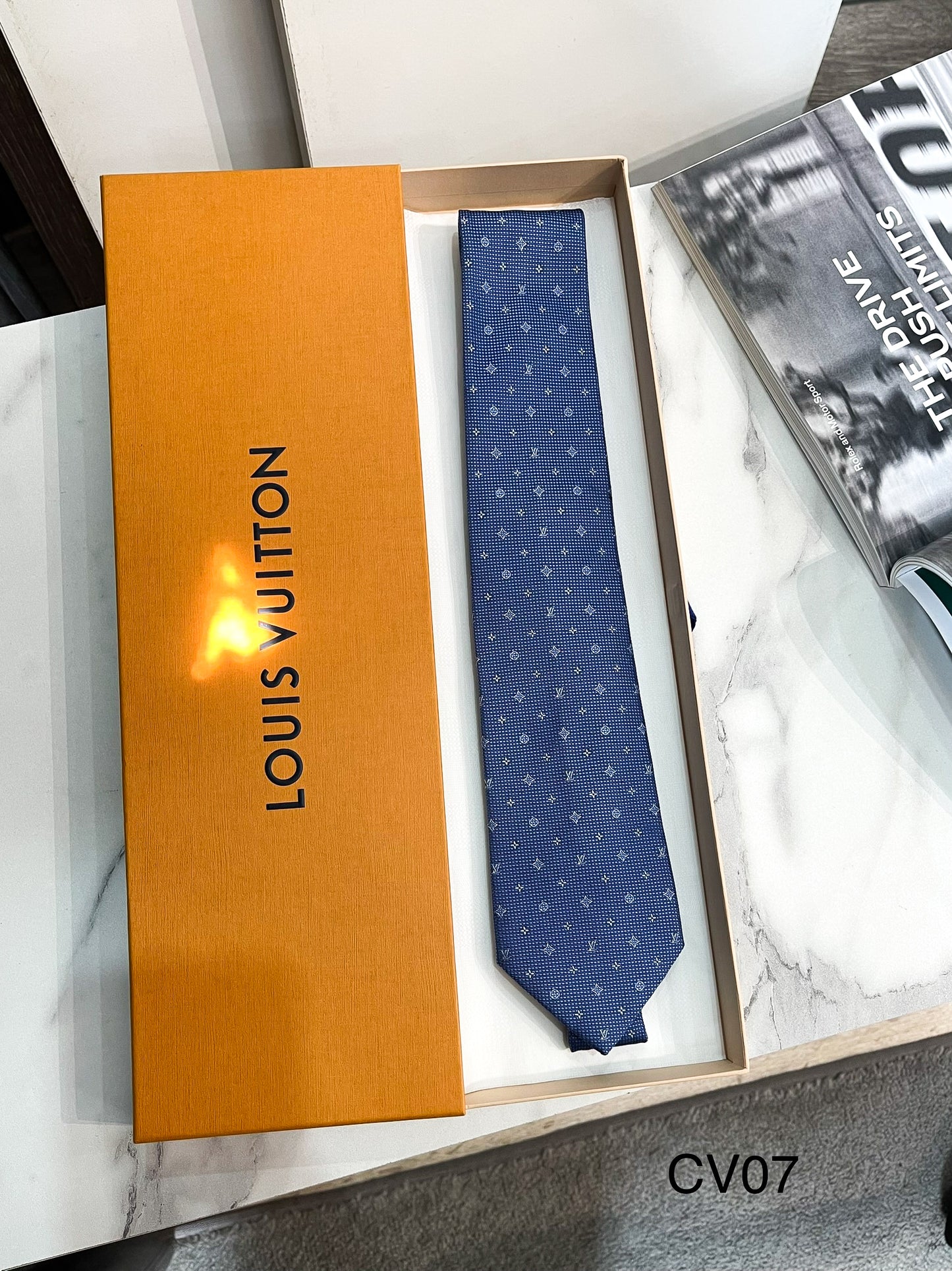 Cà Vạt LV