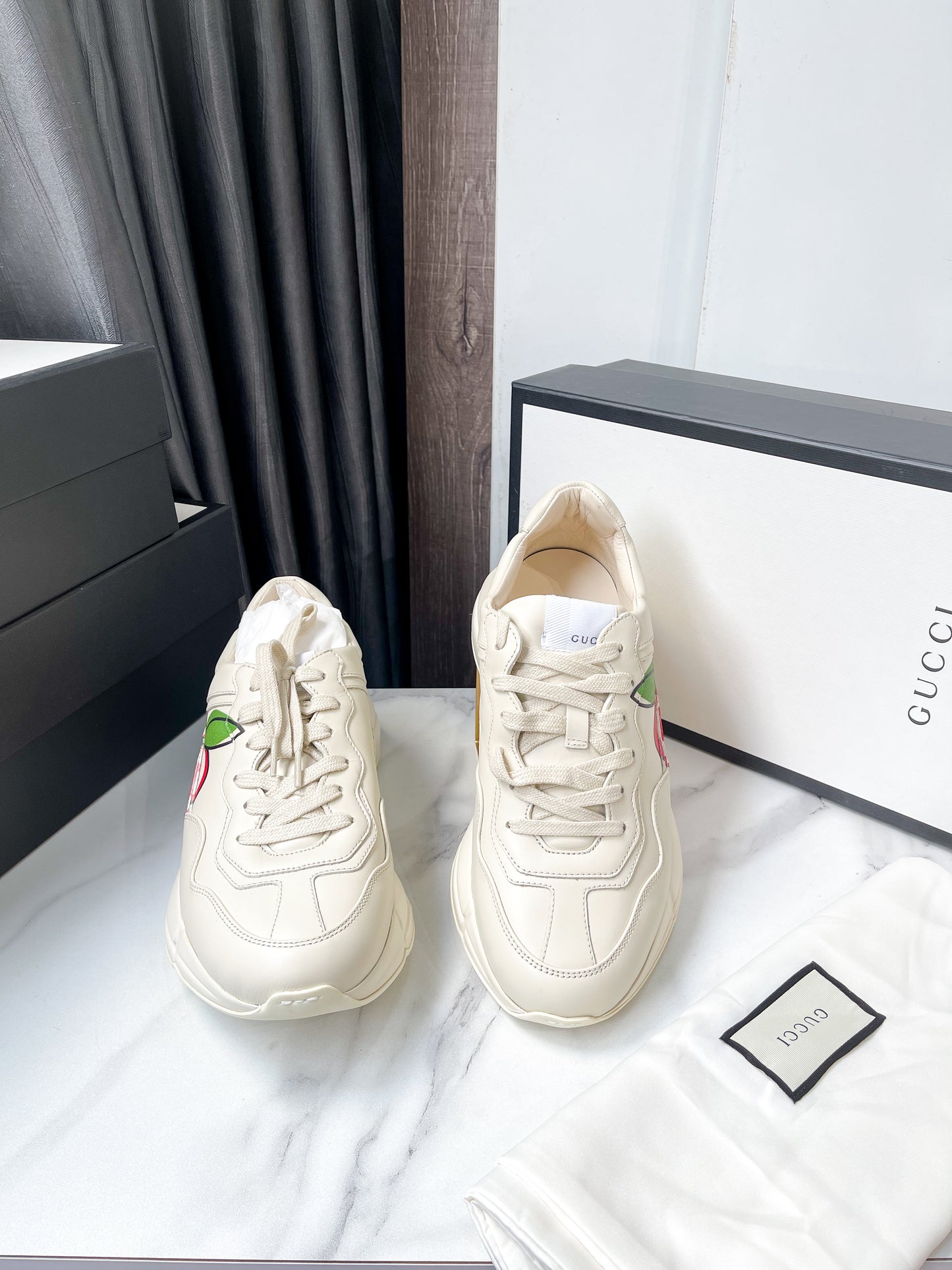 Giày Gucci Táo New Size 40.5