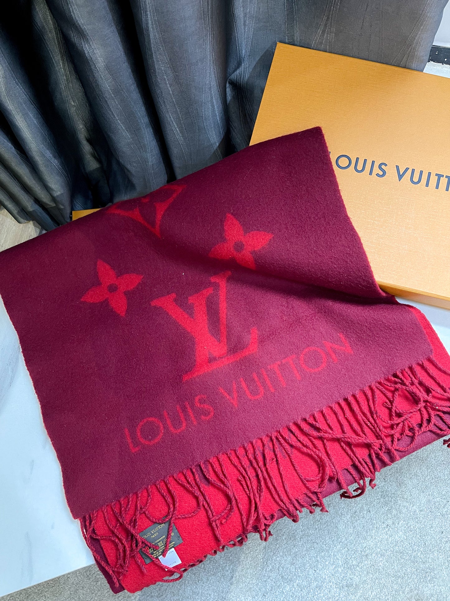 Khăn Cashmere LV Đỏ