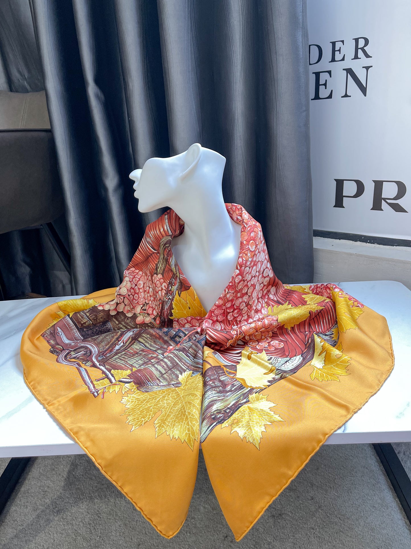 Khăn Lụa Hermes