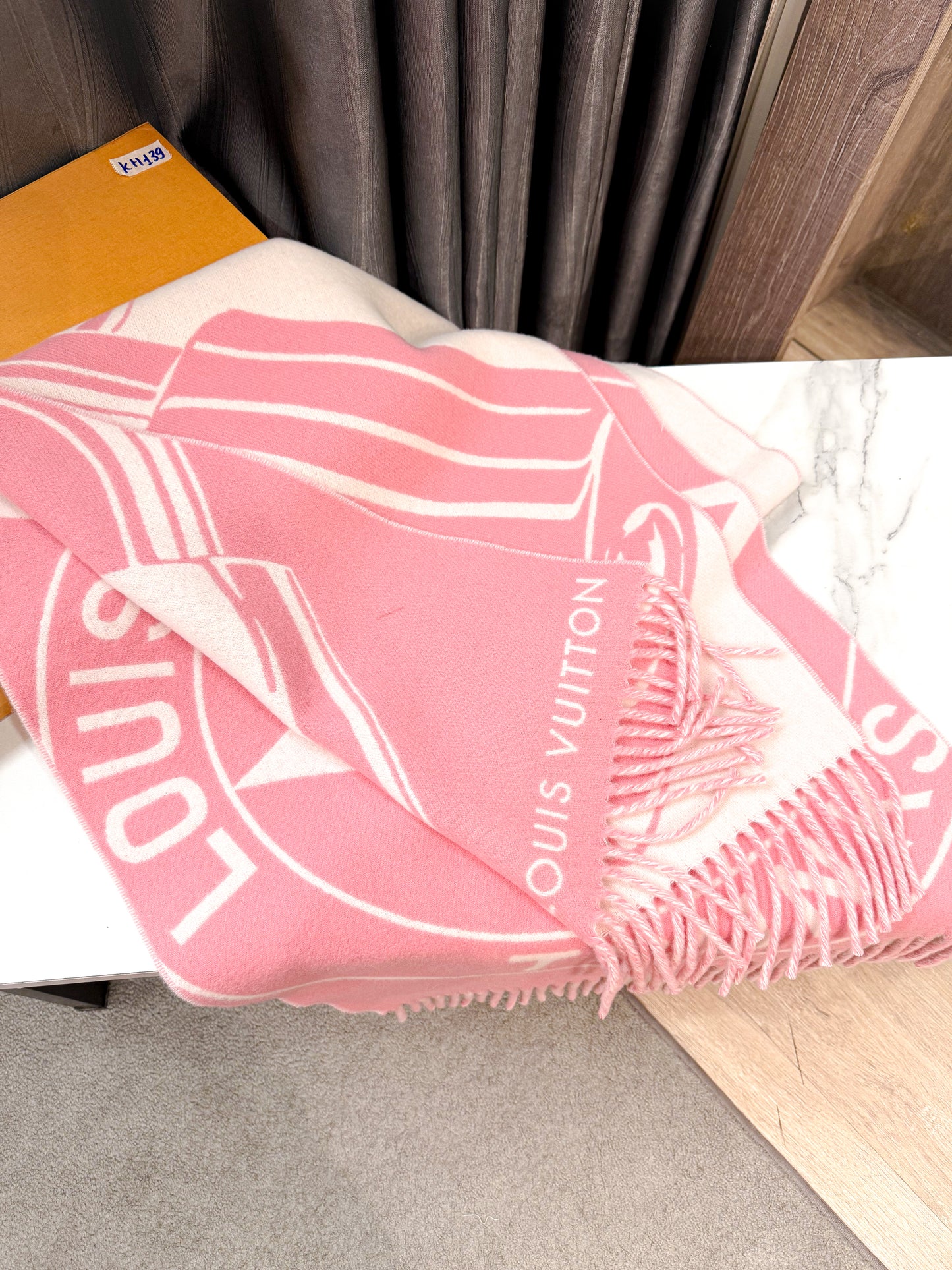 Khăn LV Cashmere Pink KH139