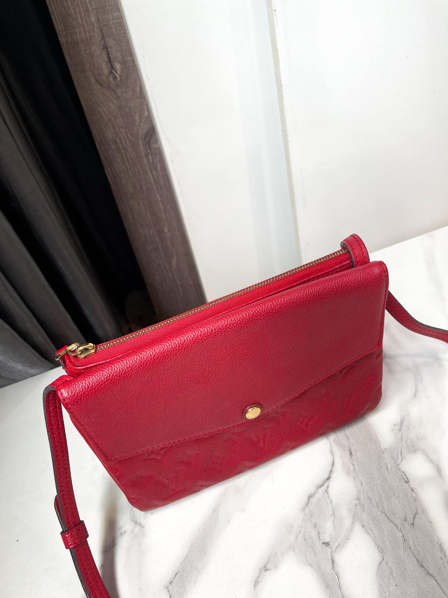 LV Twice Da Bê Đỏ
