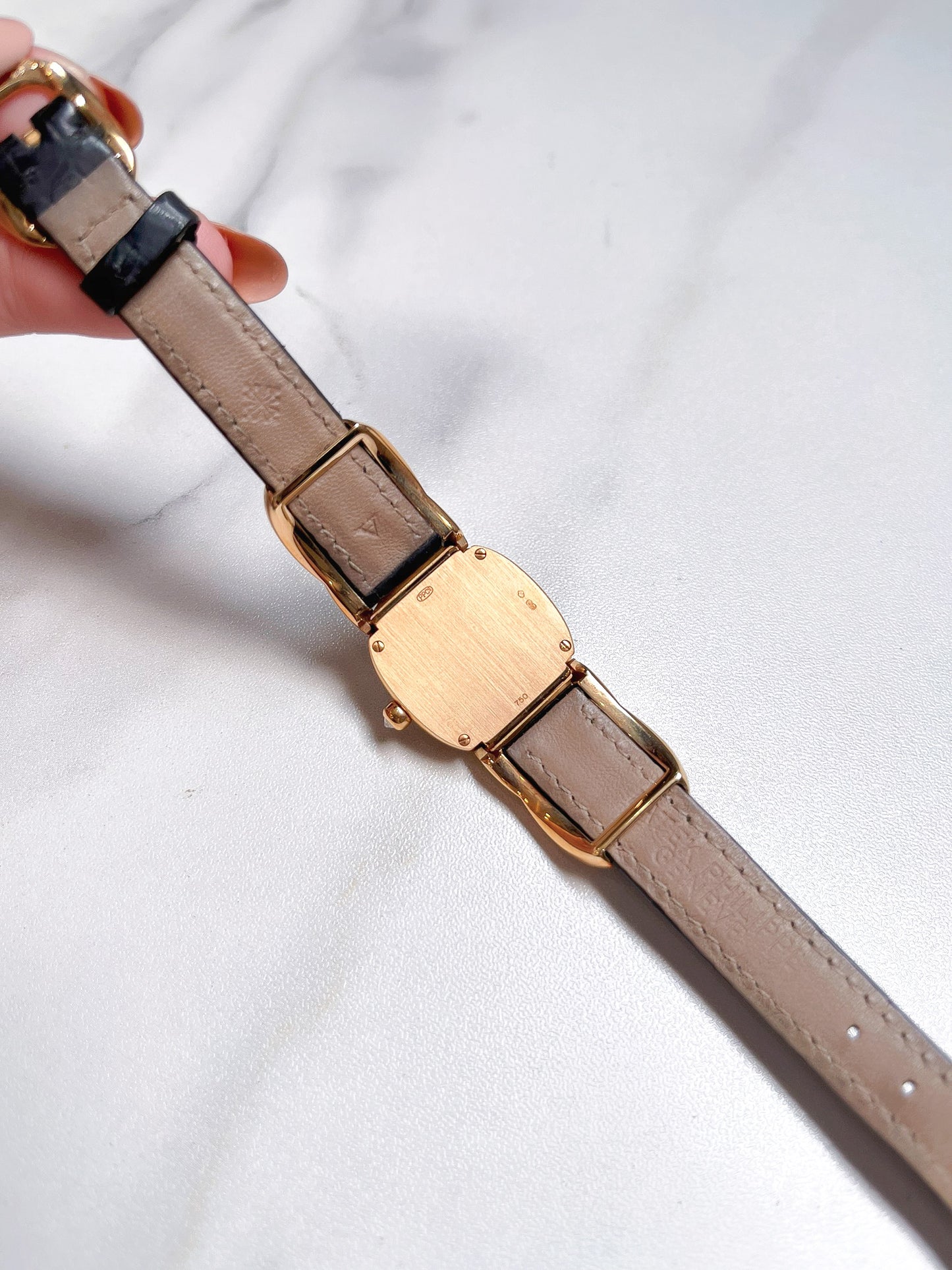 A Đồng Hồ Patek Philippe Lady Golden Ellipse