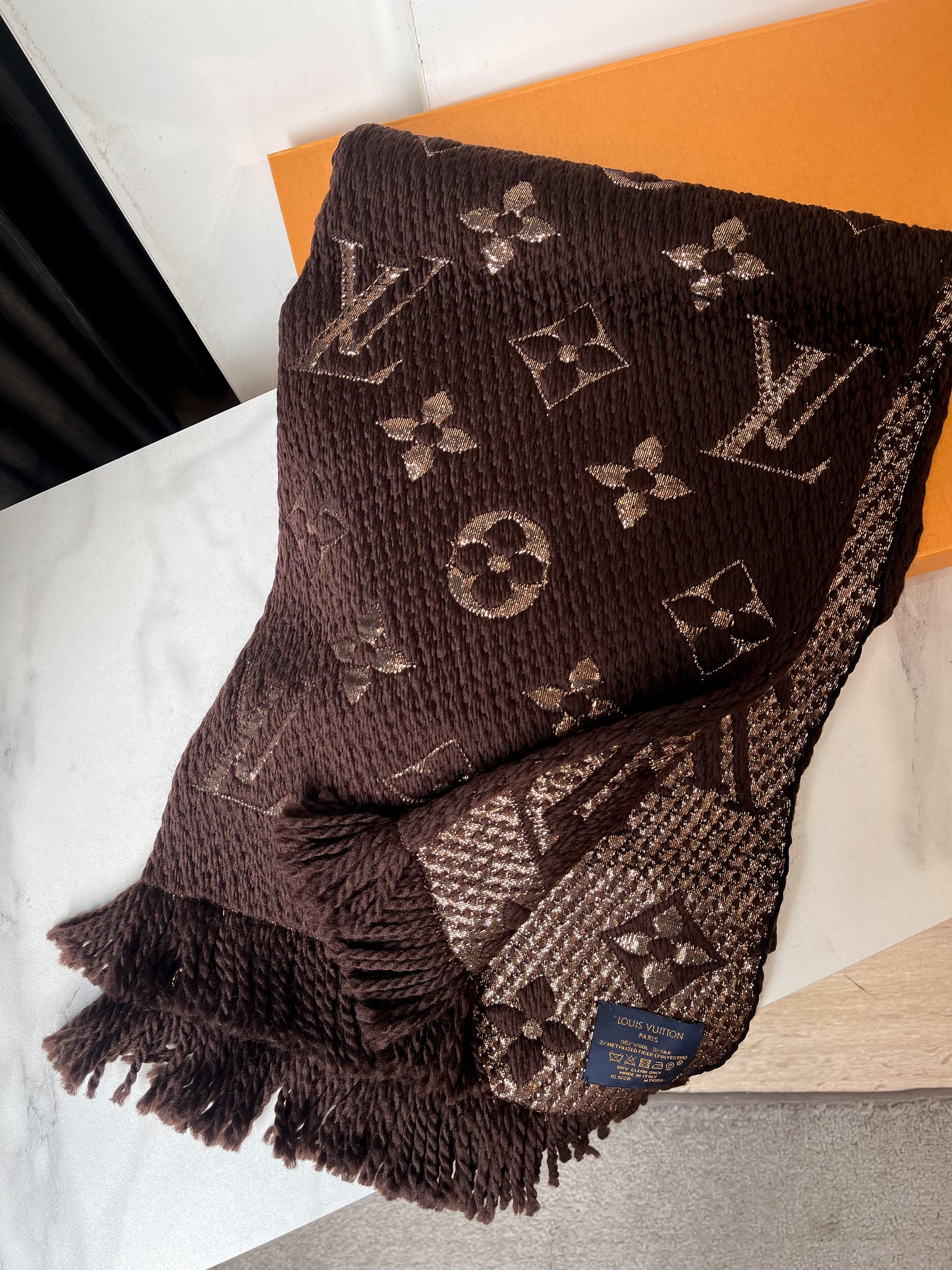 Khăn LV Len Ánh Kim Nâu