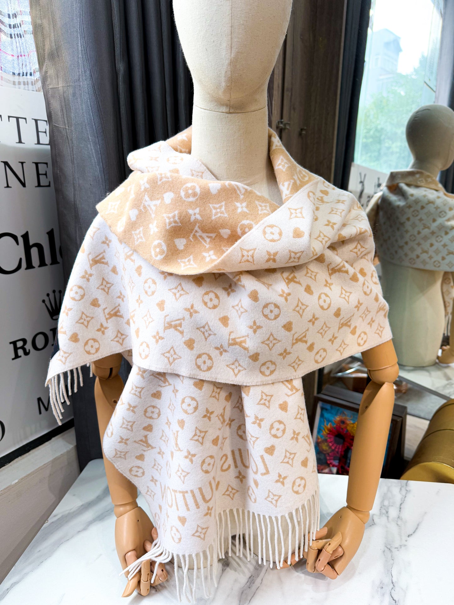 Khăn LV Cashmere Game On Begie