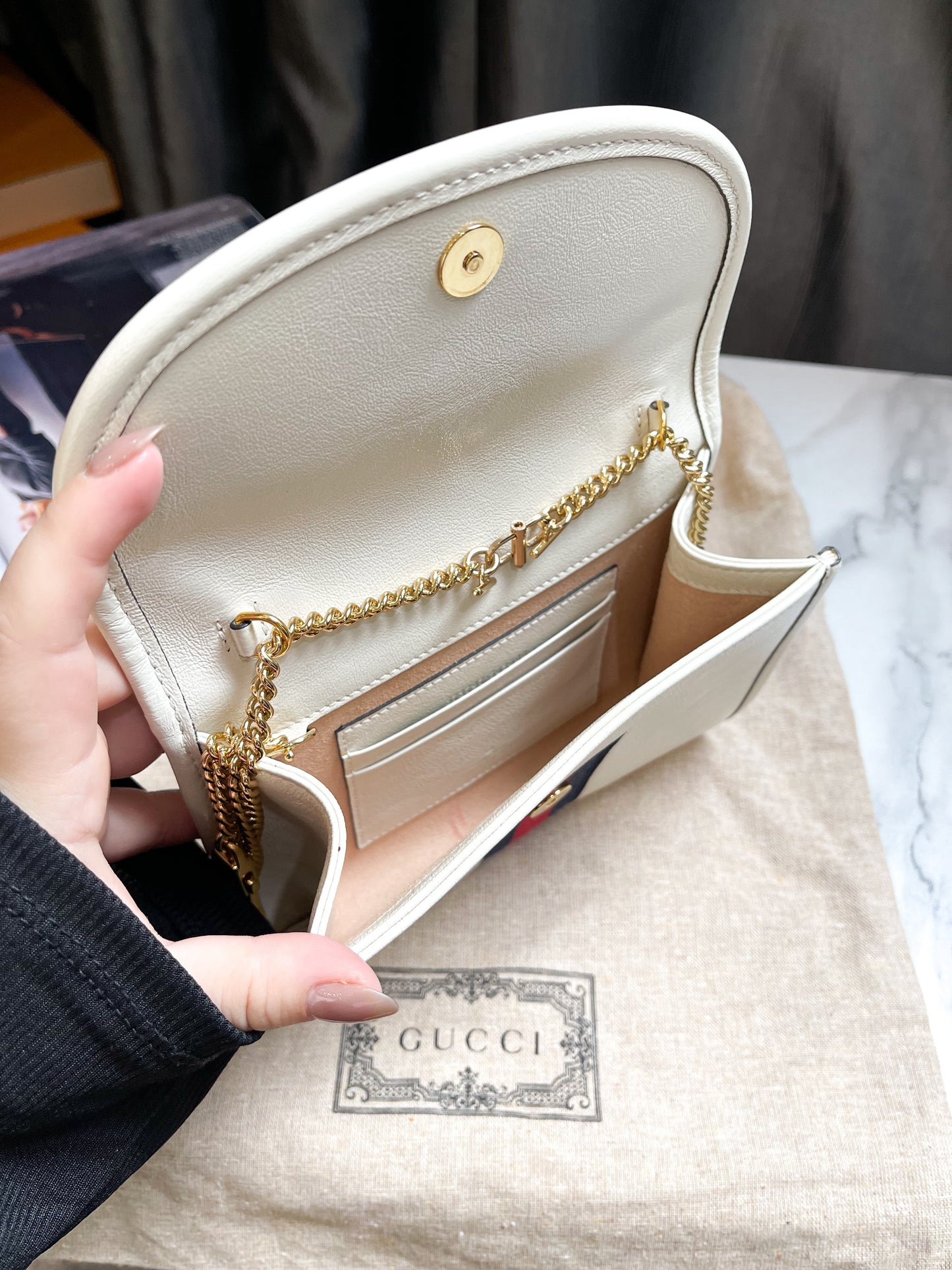 Gucci Crossbody Trắng