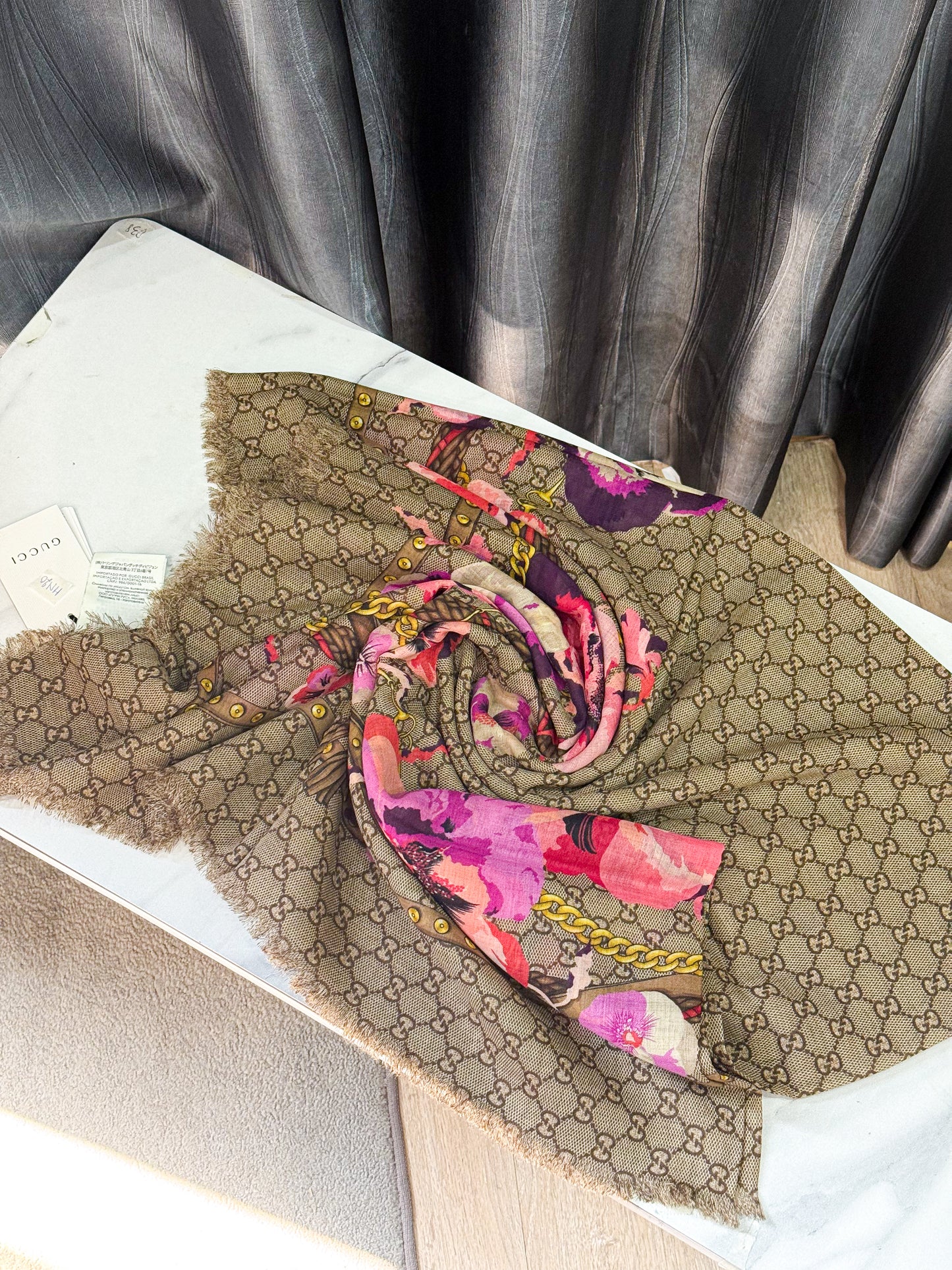 Khăn Gucci New Khổ 140x140 HN20 26/10