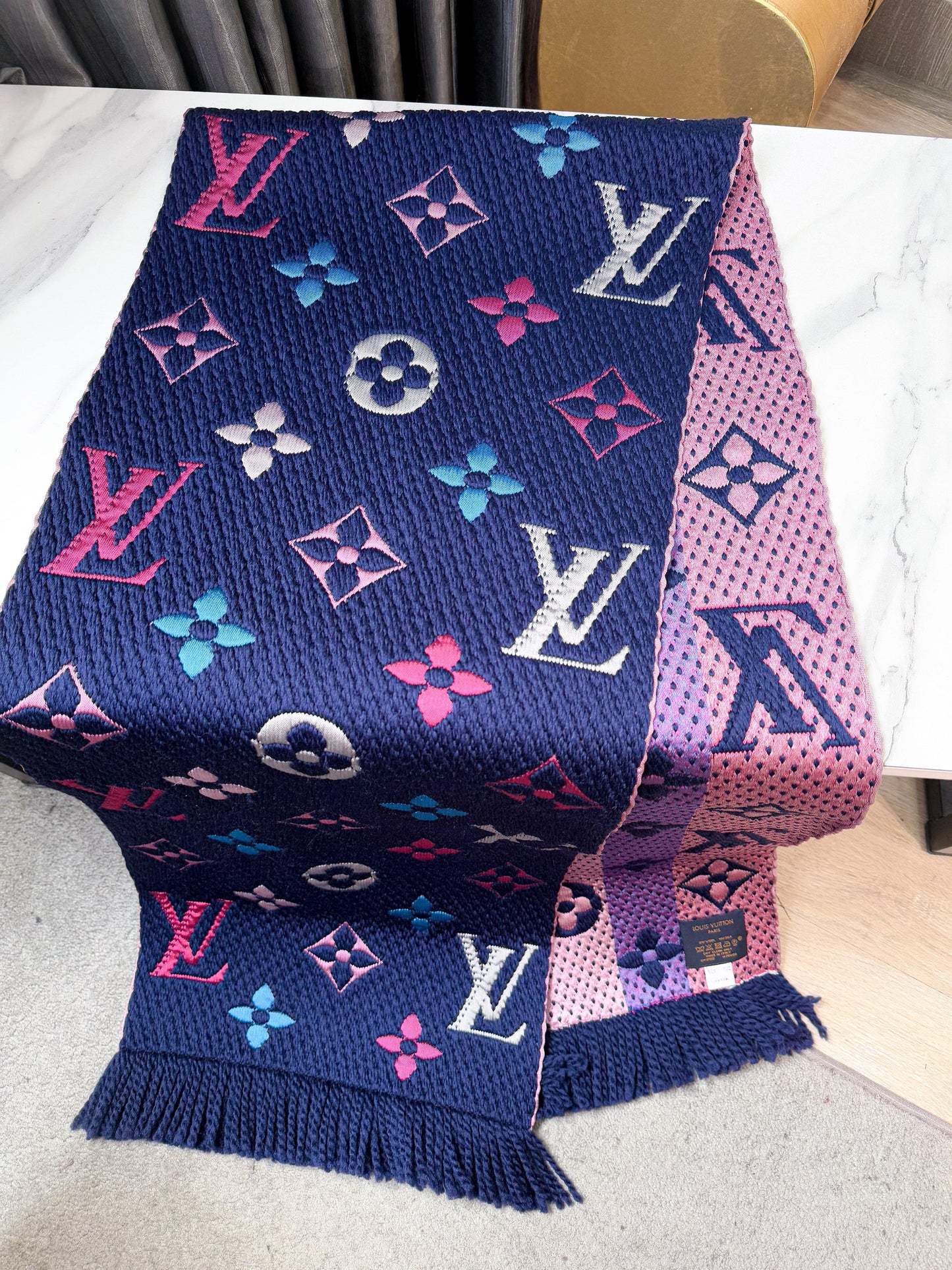 Khăn LV Rainbow 26/2