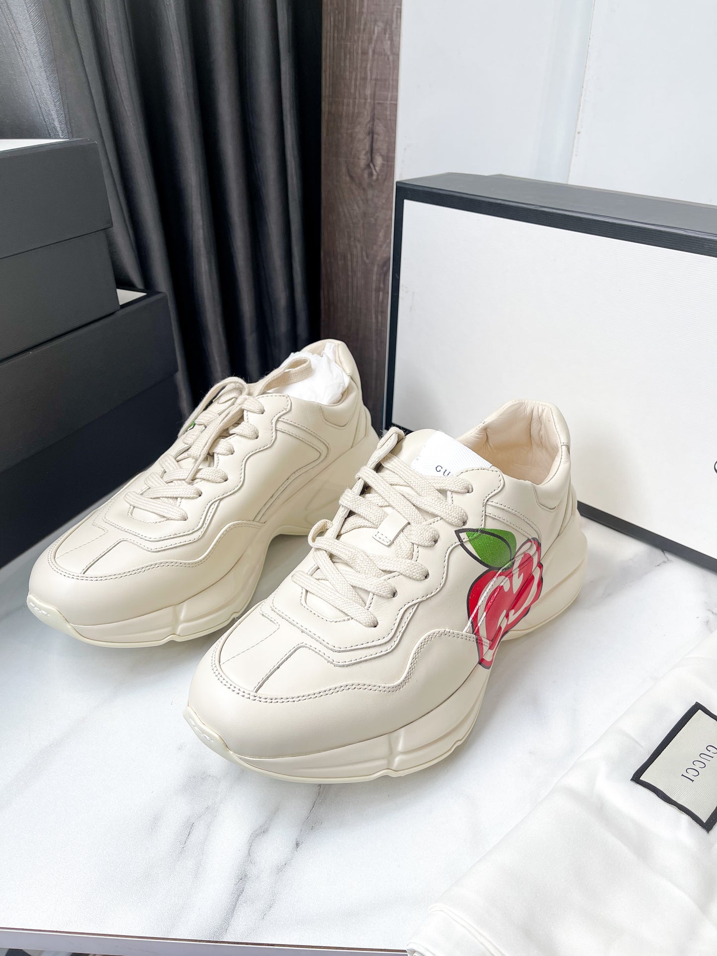 Giày Gucci Táo New Size 40.5