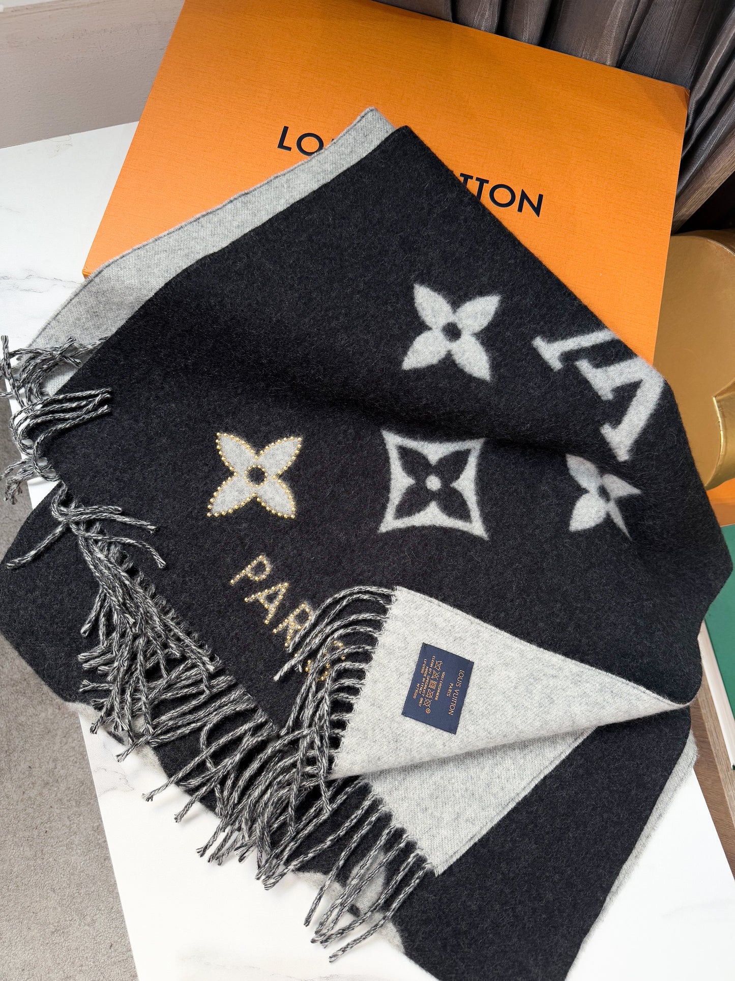 Khăn LV Cashmere Đính Hạt