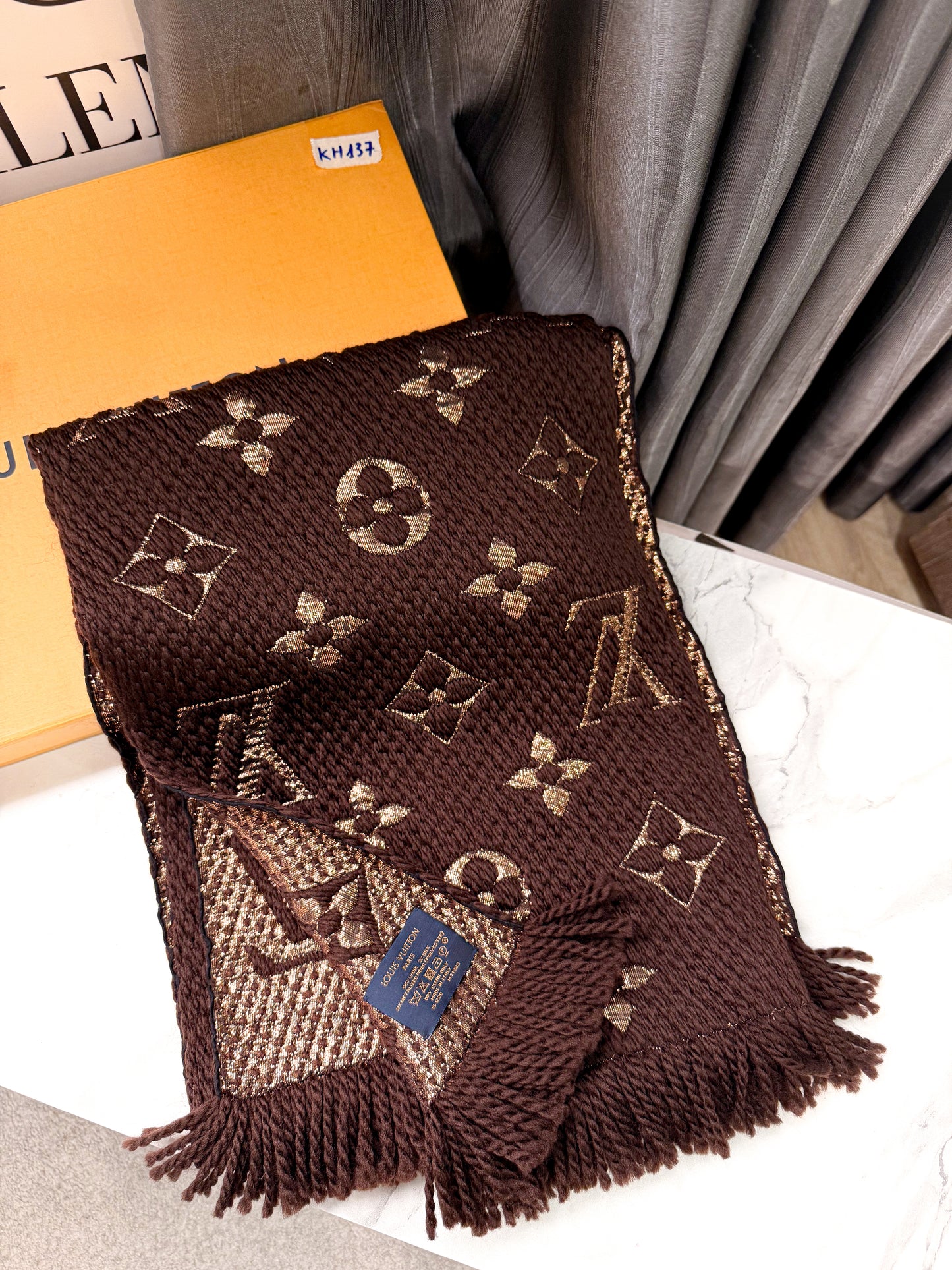 Khăn Len LV Nâu Ánh Kim KH137