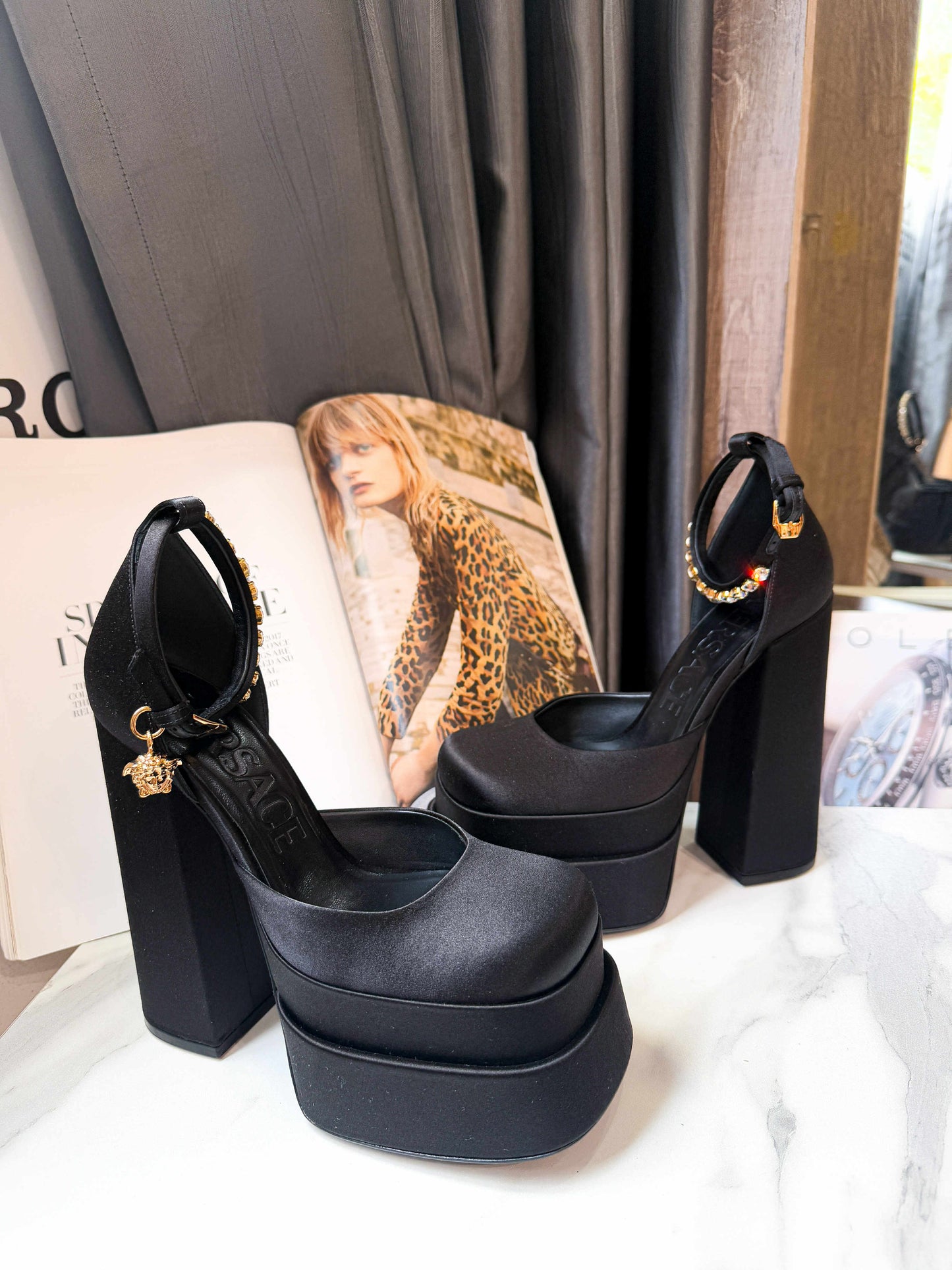 Giày Versace Đen Size 37 Used